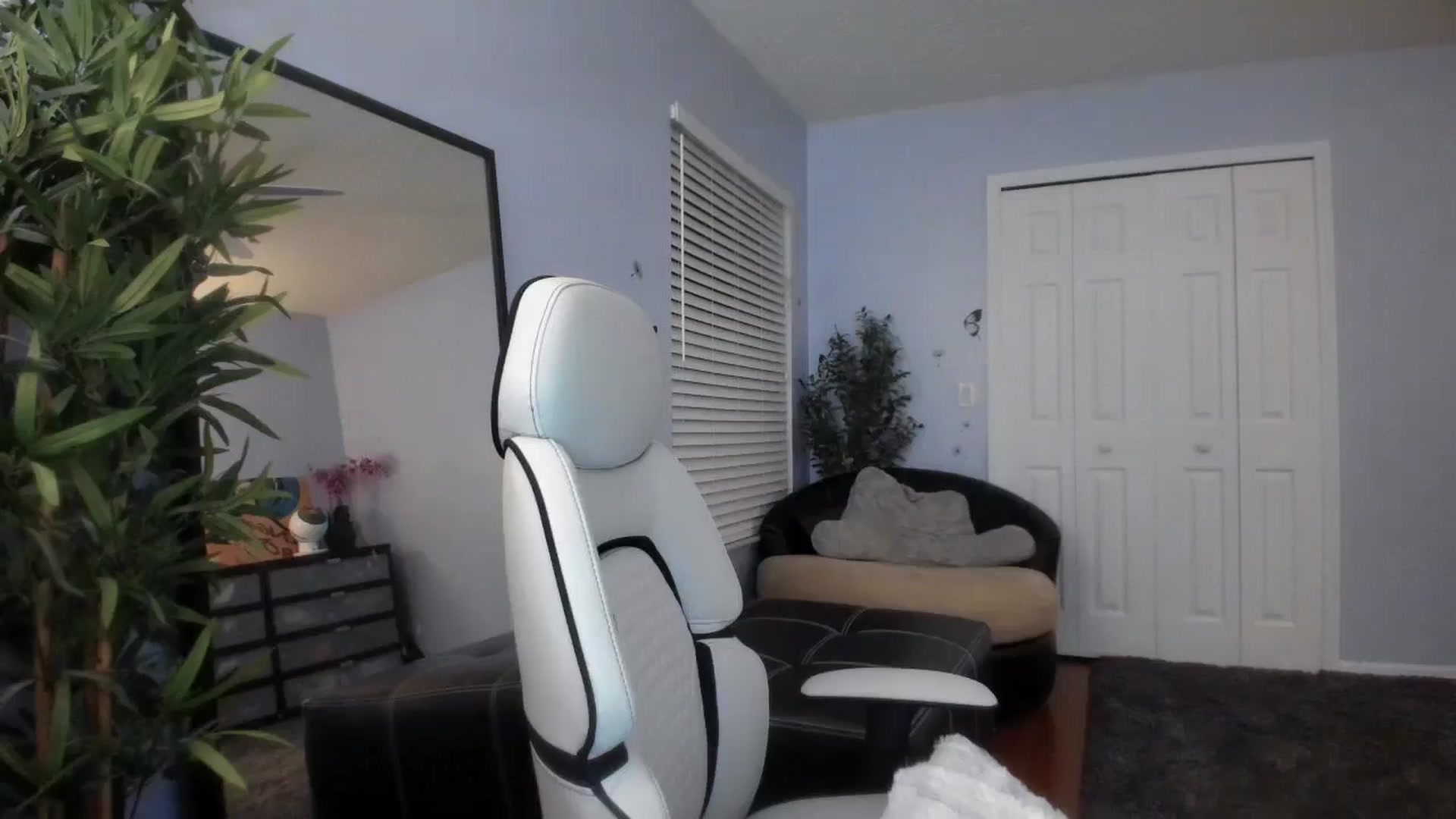 Gallery image thumbnail from Downloads's myfreecams stream on, 07/04/2025, 07:54 image 3 of 20