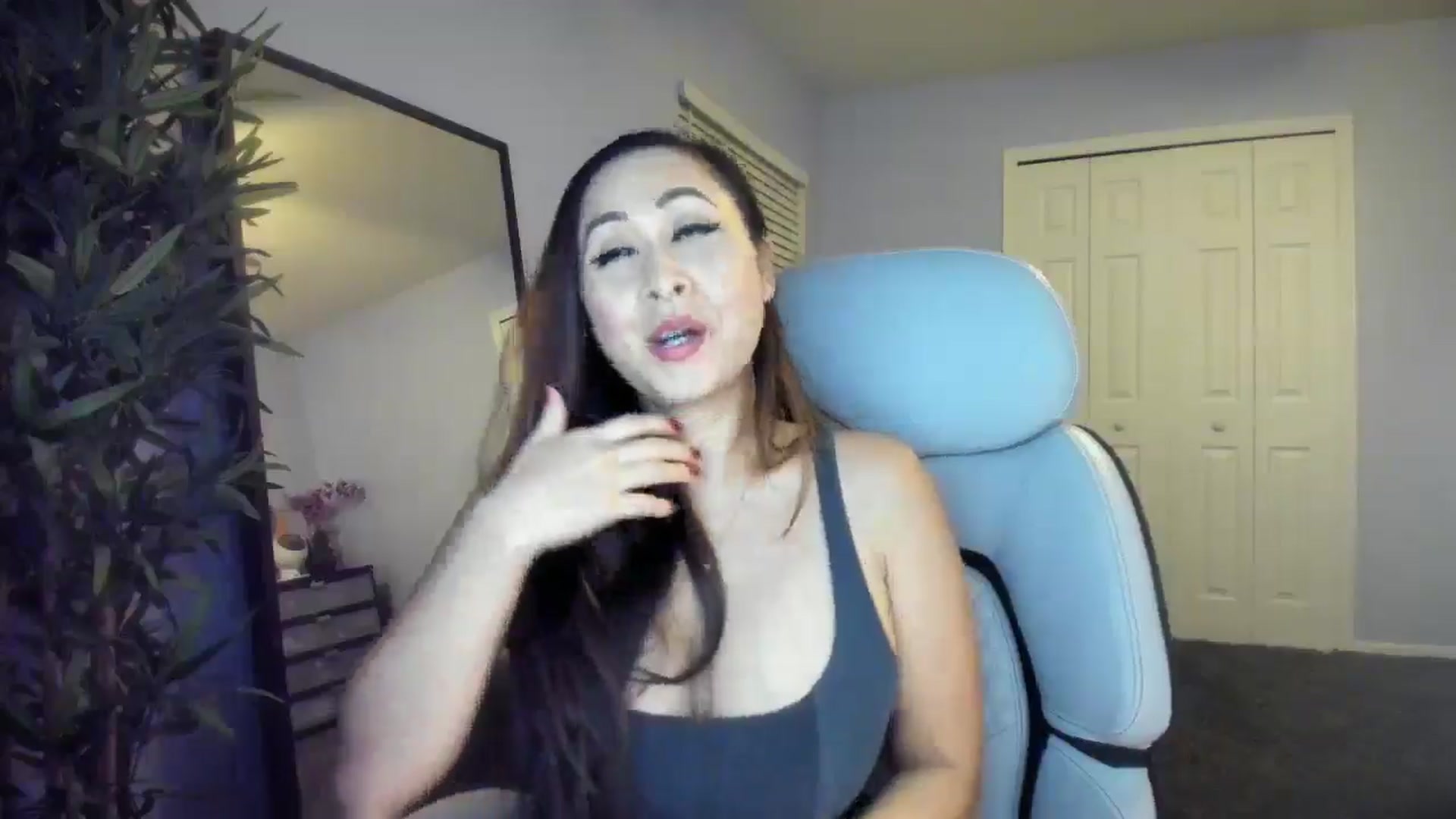 Gallery image thumbnail from Downloads's myfreecams stream on, 07/16/2025, 06:44 image 11 of 20