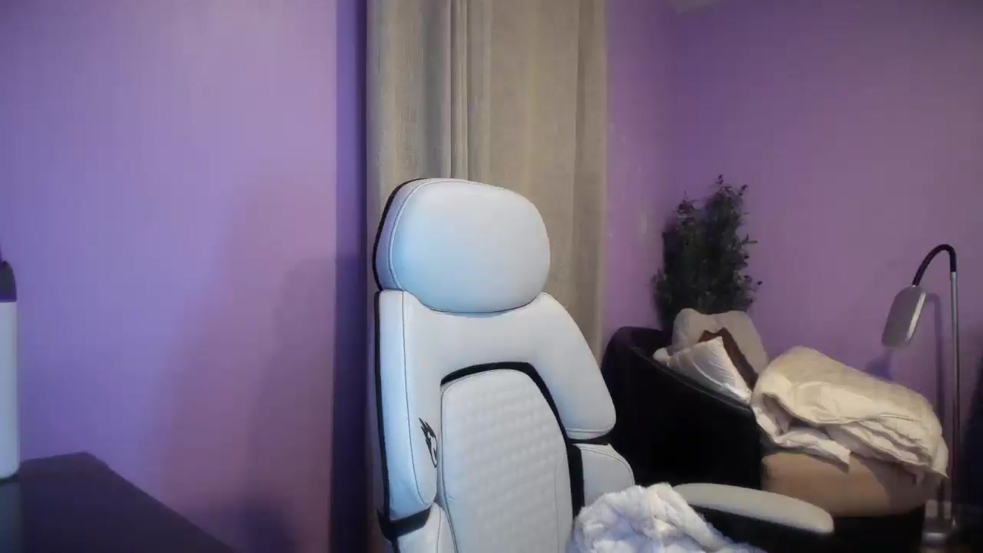 Gallery image thumbnail from Downloads's myfreecams stream on, 11/12/2025, 07:14 image 19 of 20
