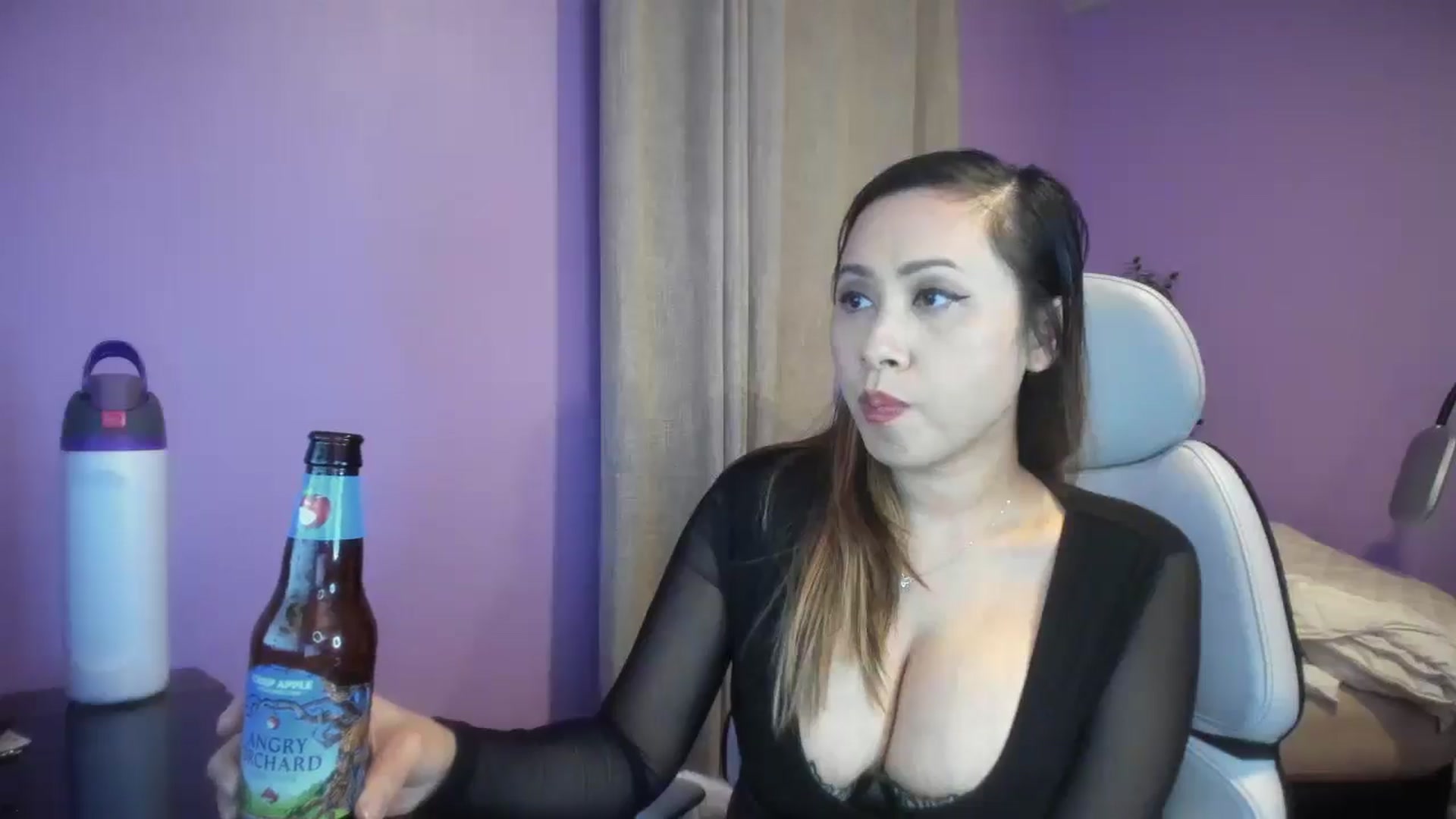 Gallery image thumbnail from Downloads's myfreecams stream on, 11/12/2025, 07:14 image 15 of 20