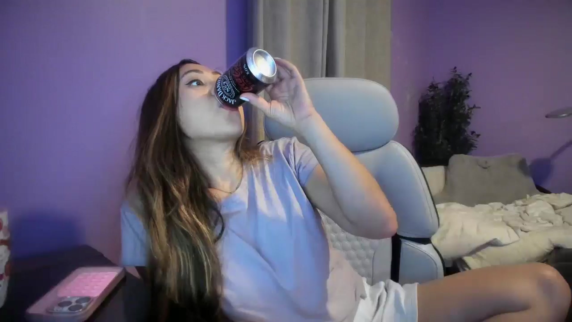 Gallery image thumbnail from Downloads's myfreecams stream on, 12/05/2025, 08:39 image 16 of 20