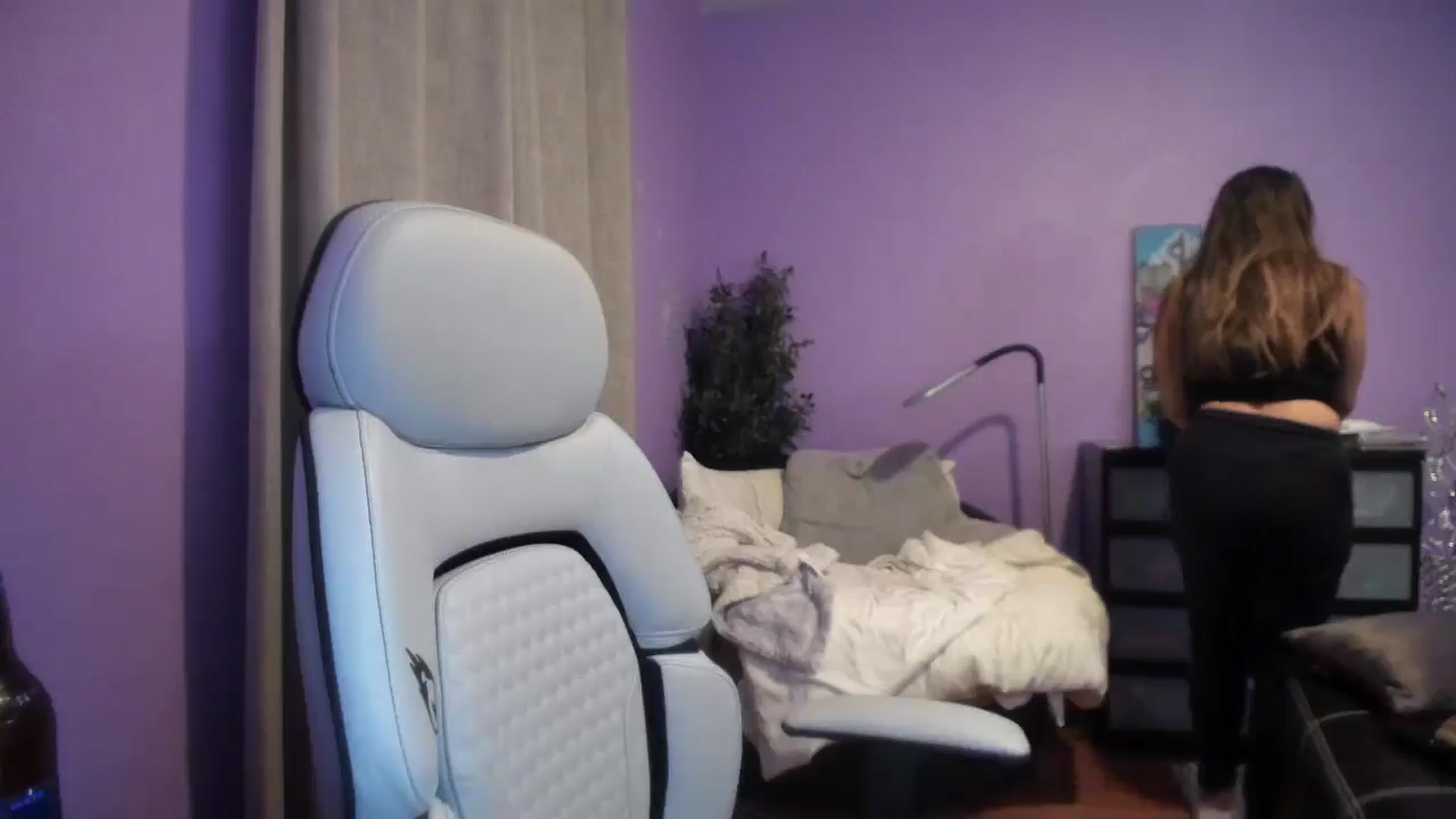 Gallery image thumbnail from Downloads's myfreecams stream on, 01/16/2026, 06:31 image 19 of 20