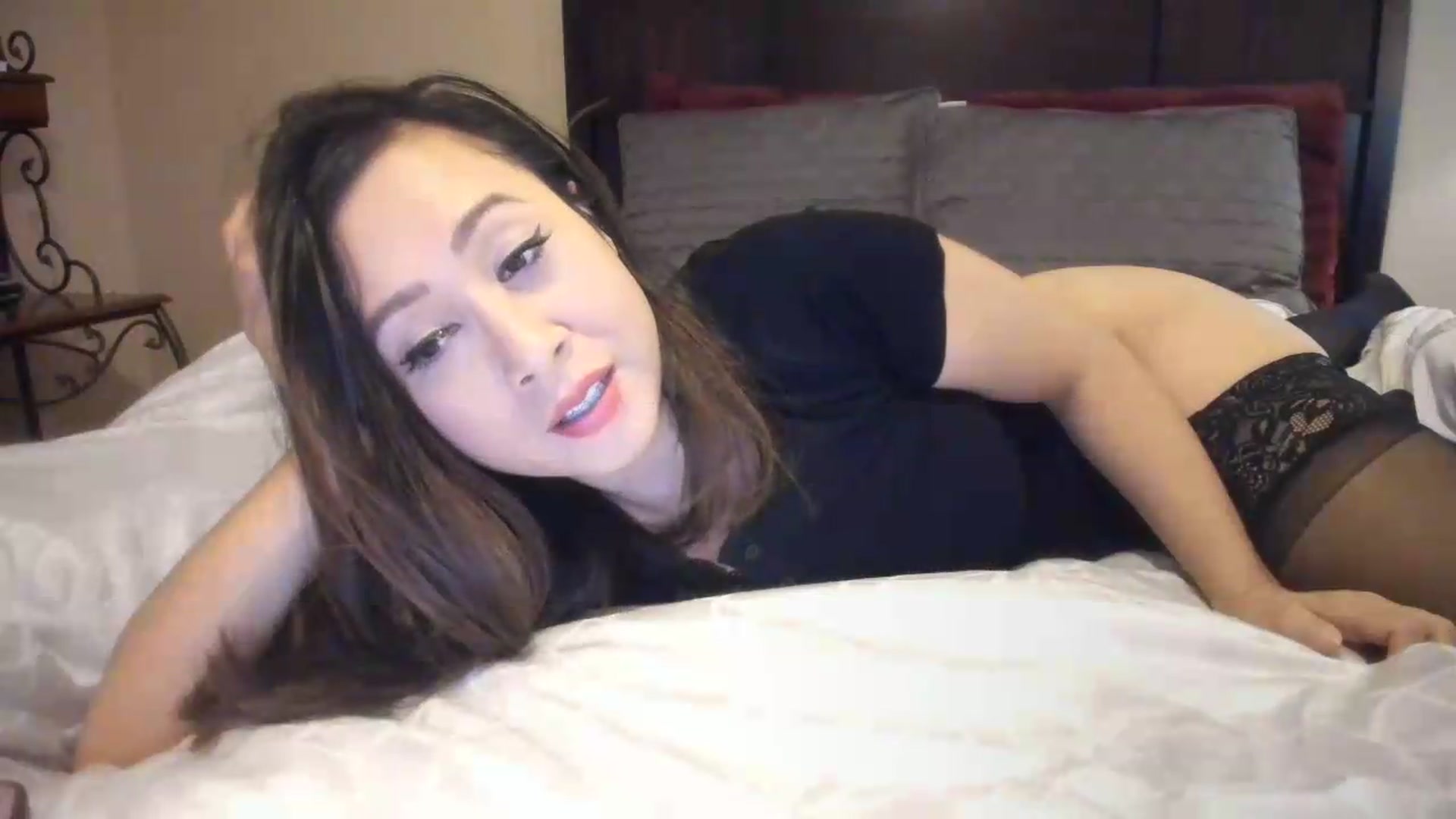 Gallery image thumbnail from Downloads's myfreecams stream on, 05/25/2026, 06:37 image 7 of 20