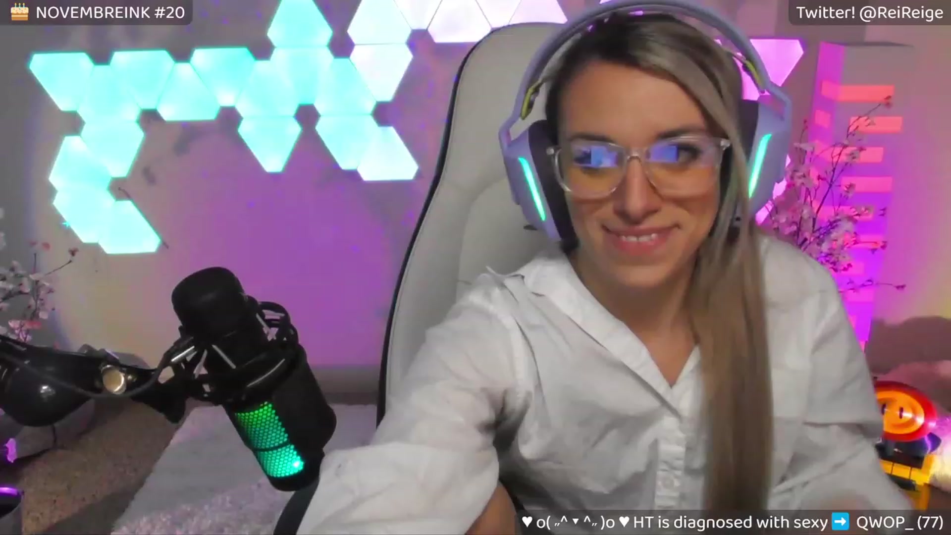 Gallery image thumbnail from DrReige's myfreecams stream on, 11/17/2023, 08:19 image 17 of 20