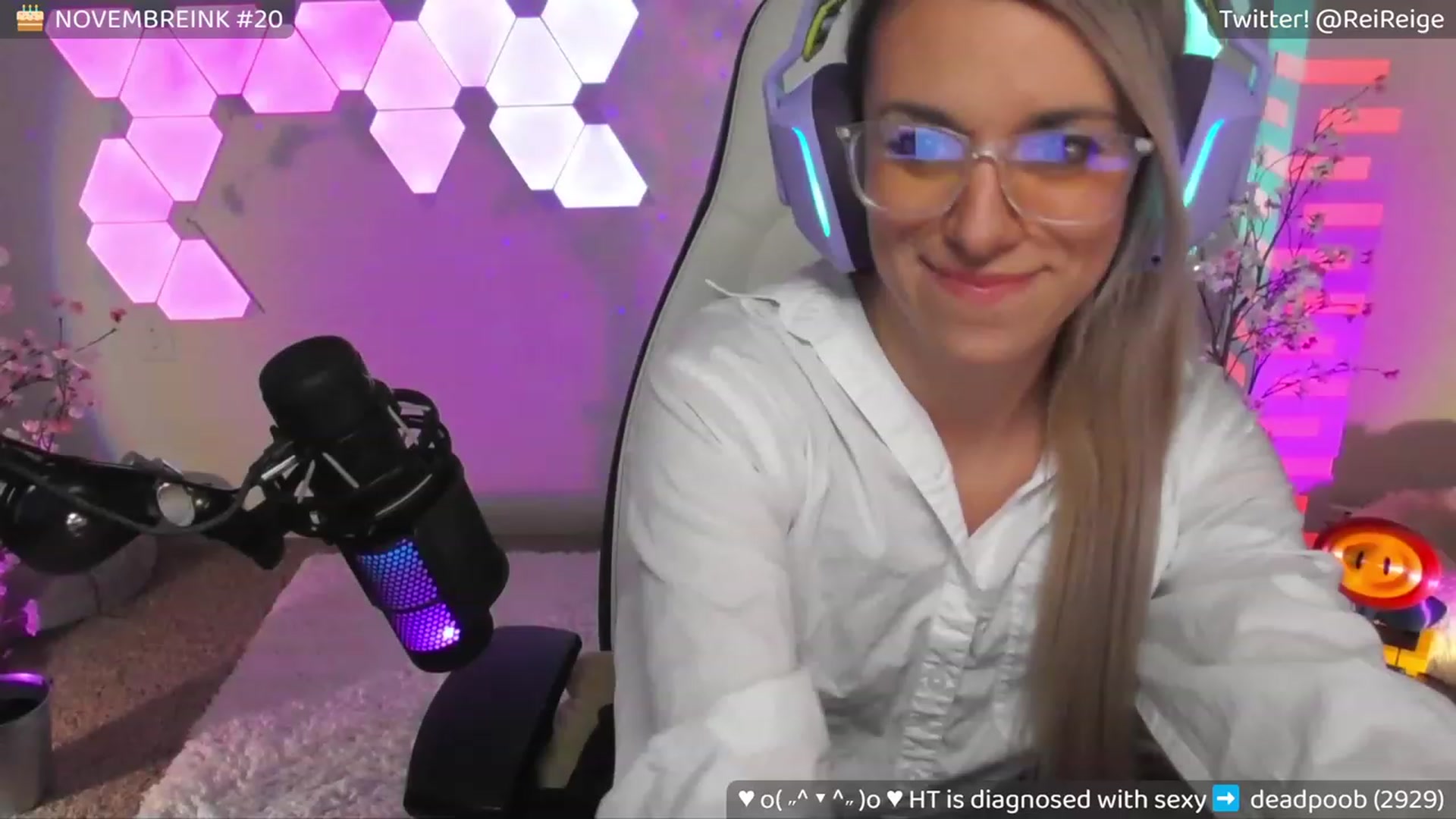 Gallery image thumbnail from DrReige's myfreecams stream on, 11/17/2023, 08:19 image 4 of 20