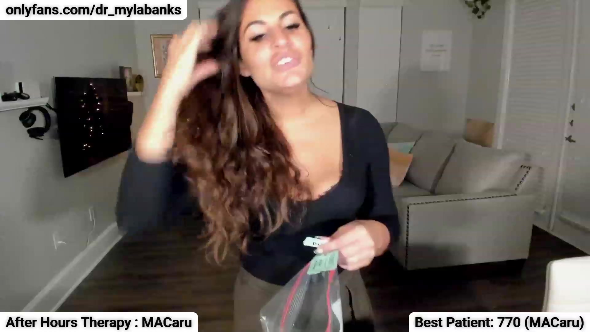 Gallery image thumbnail from Dr_MylaBanks's myfreecams stream on, 12/05/2022, 06:45 image 11 of 20