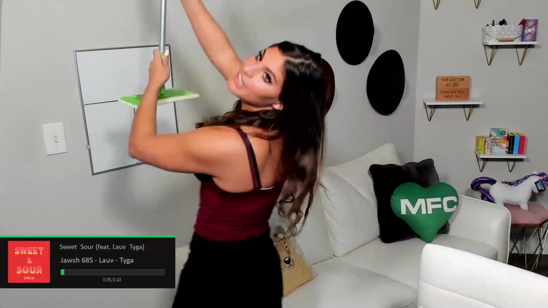 Gallery image thumbnail from Dr_MylaBanks's myfreecams stream on, 01/13/2023, 03:00 image 14 of 20