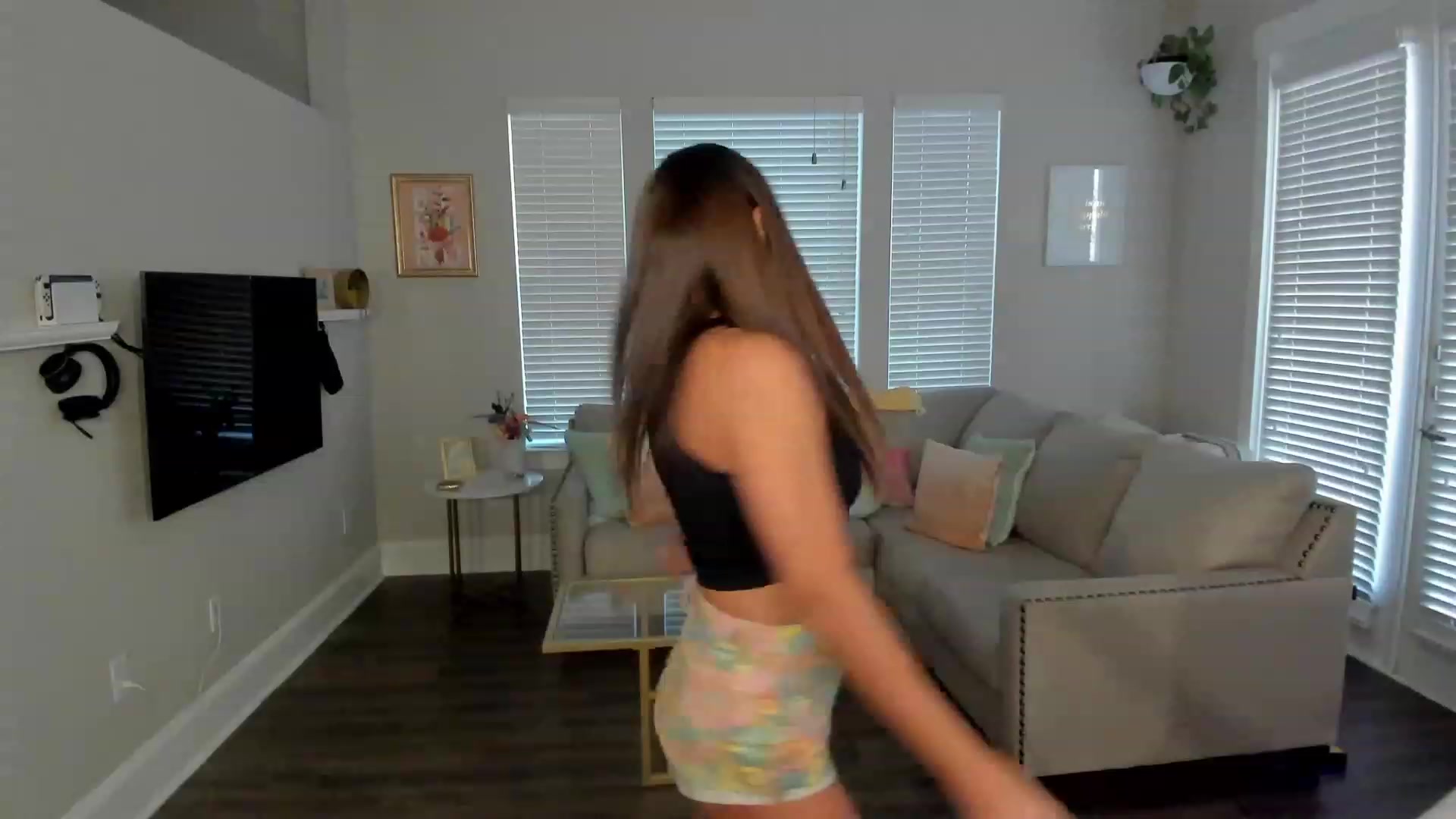 Gallery image thumbnail from Dr_MylaBanks's myfreecams stream on, 02/06/2023, 02:18 image 1 of 20