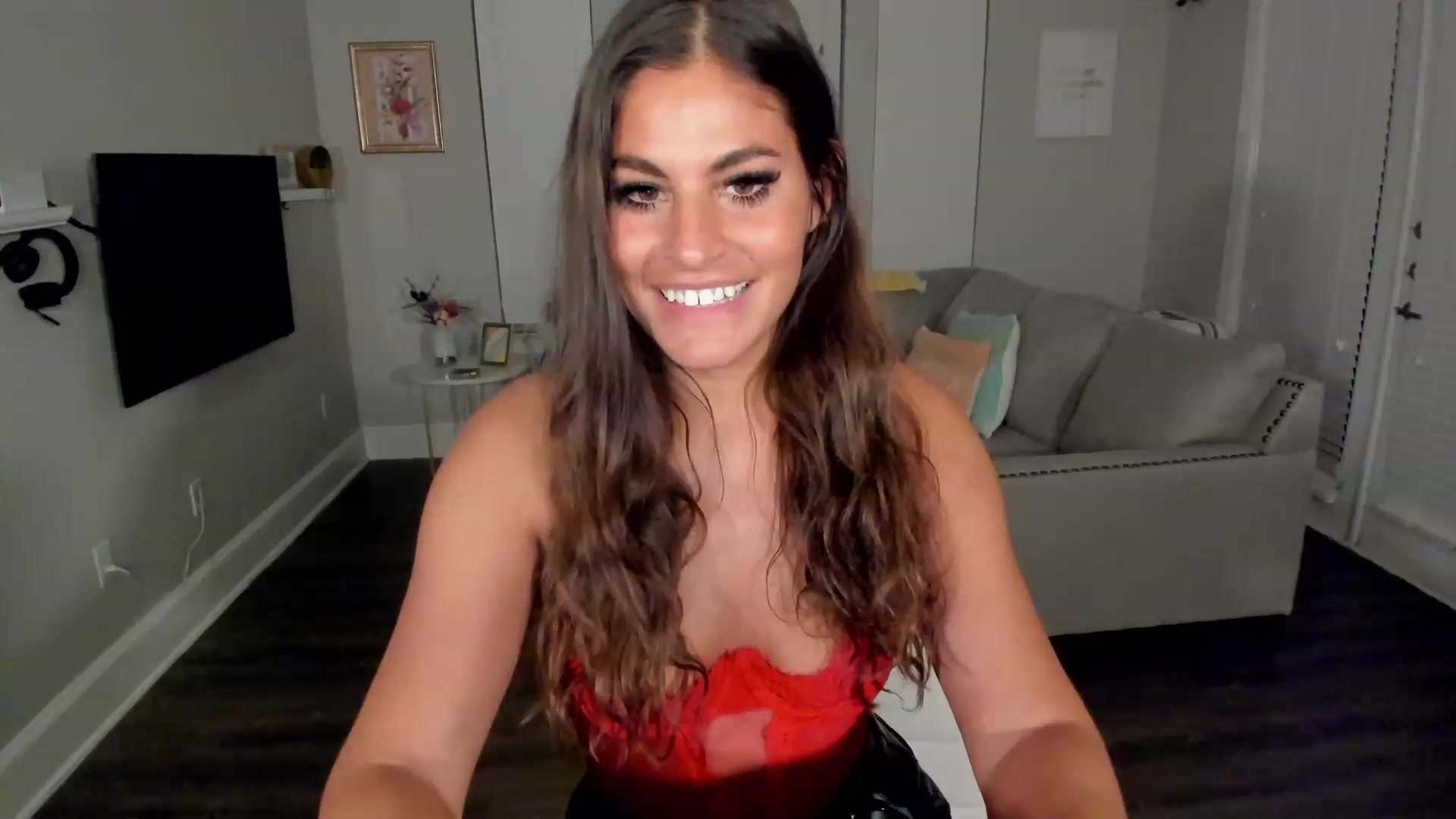 Gallery image thumbnail from Dr_MylaBanks's myfreecams stream on, 02/15/2023, 04:30 image 3 of 20