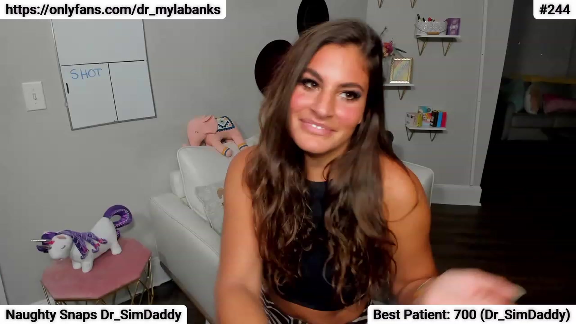 Gallery image thumbnail from Dr_MylaBanks's myfreecams stream on, 03/13/2023, 02:46 image 5 of 20