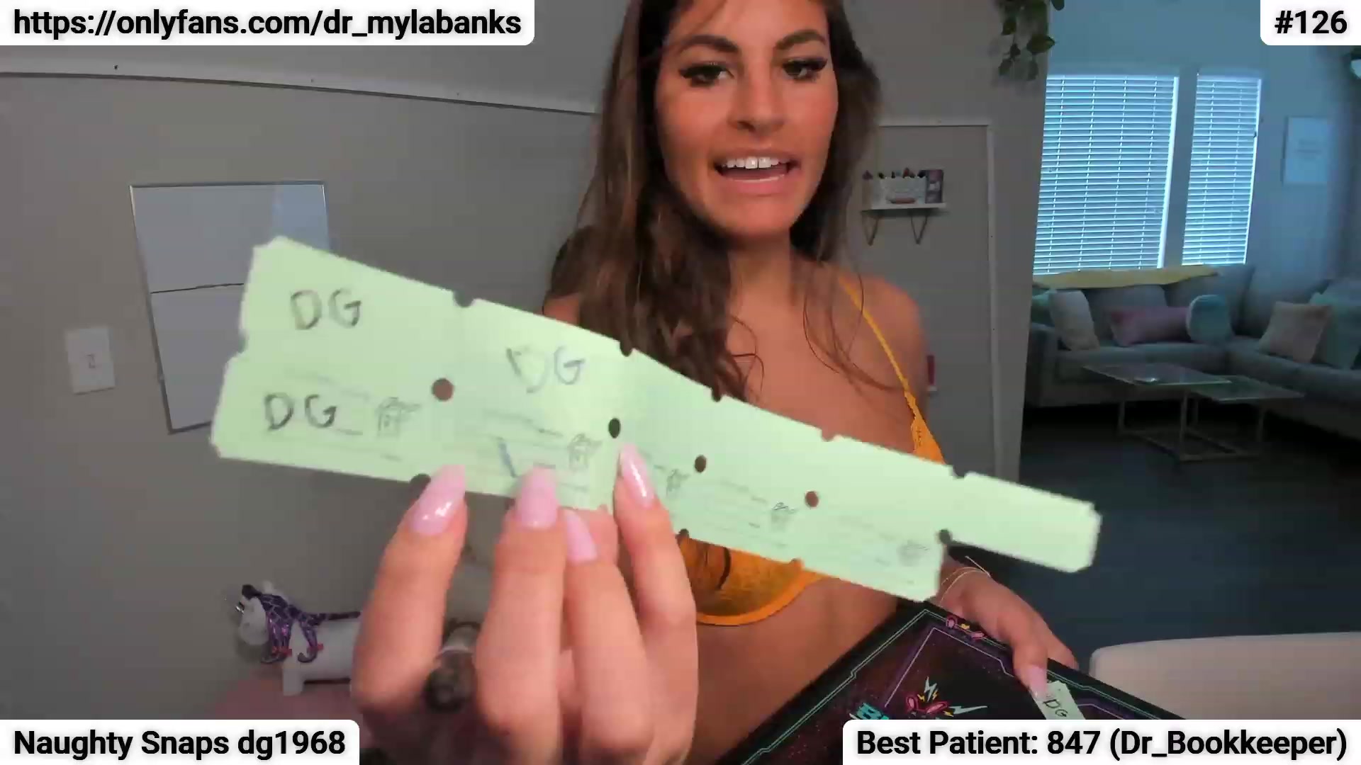 Gallery image thumbnail from Dr_MylaBanks's myfreecams stream on, 04/18/2023, 16:14 image 17 of 20
