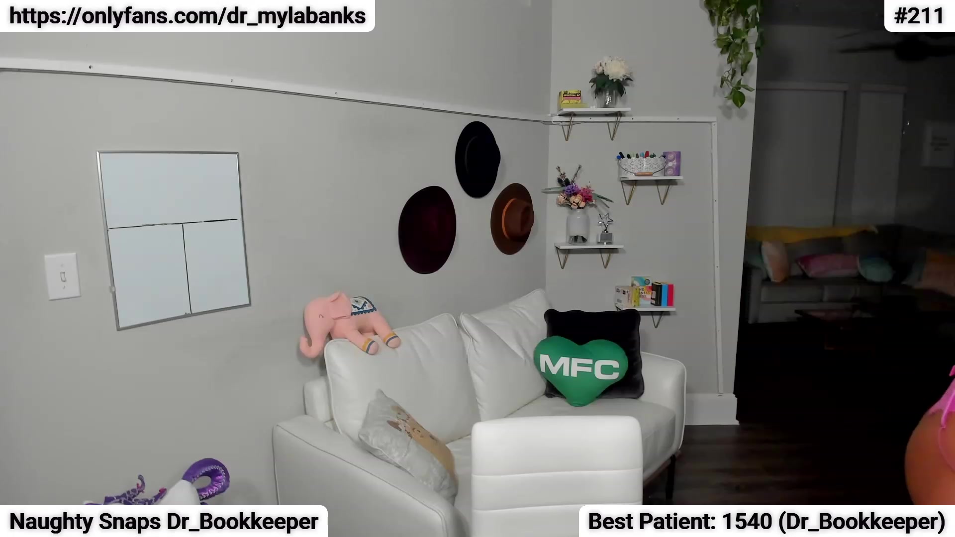Gallery image thumbnail from Dr_MylaBanks's myfreecams stream on, 05/01/2023, 03:36 image 19 of 20