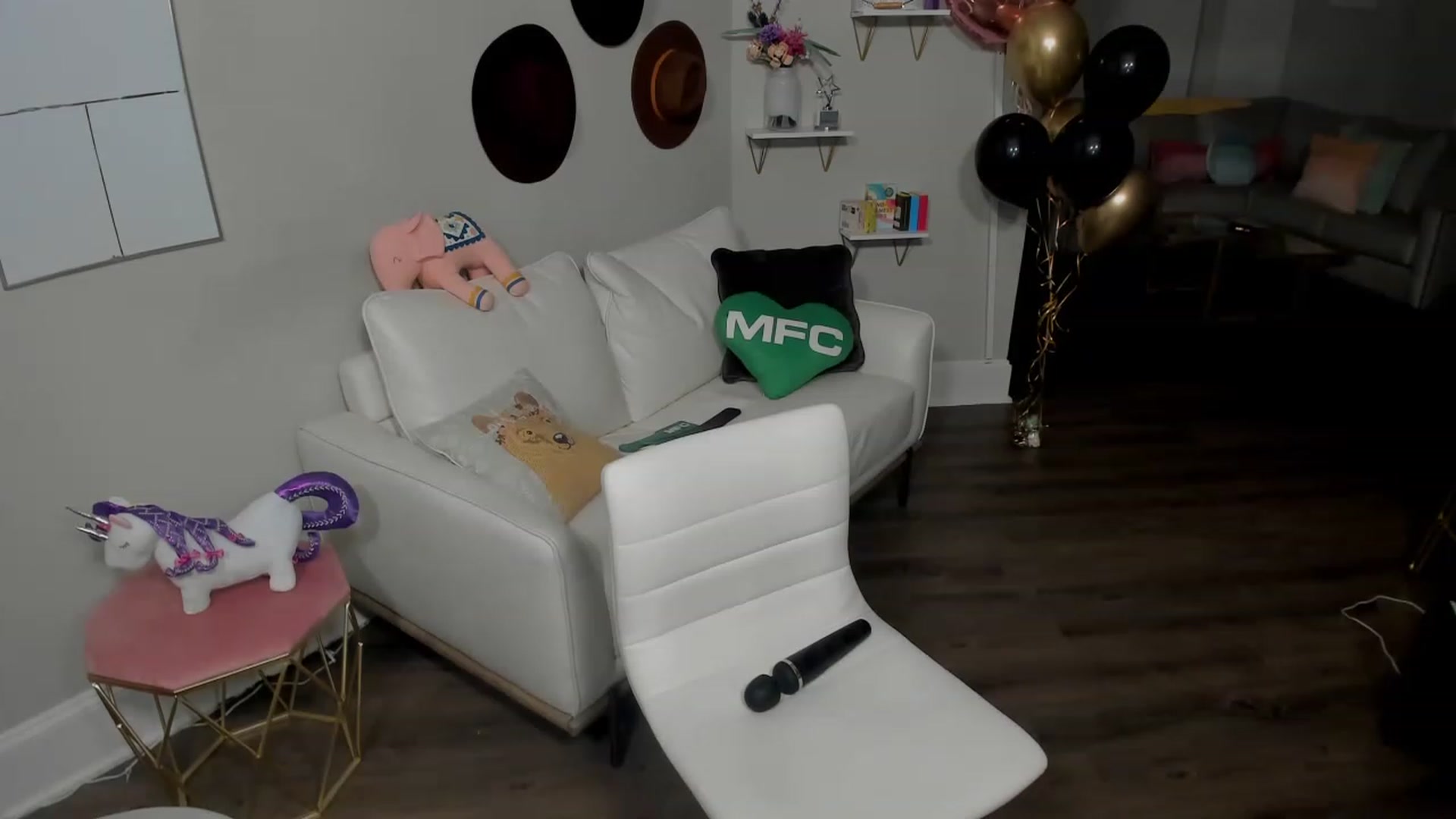 Gallery image thumbnail from Dr_MylaBanks's myfreecams stream on, 05/12/2023, 06:19 image 16 of 20