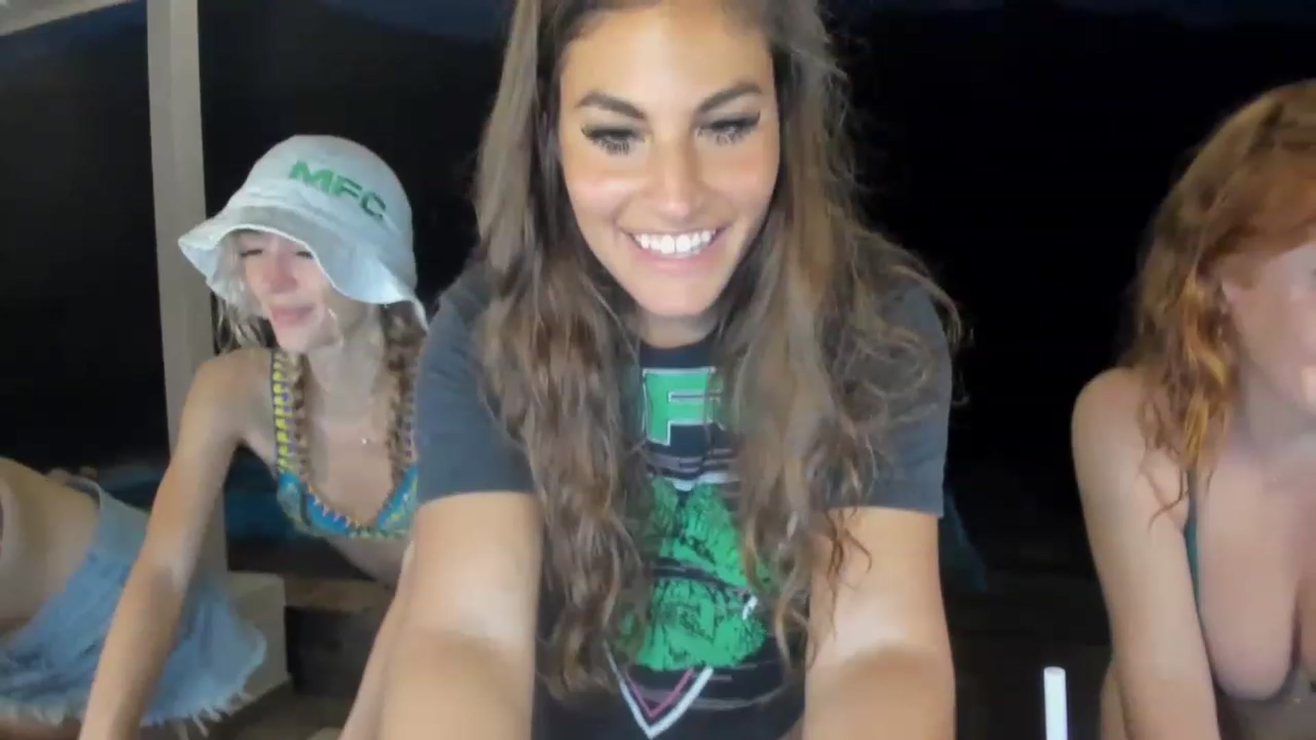 Gallery image thumbnail from Dr_MylaBanks's myfreecams stream on, 05/24/2023, 01:17 image 11 of 20