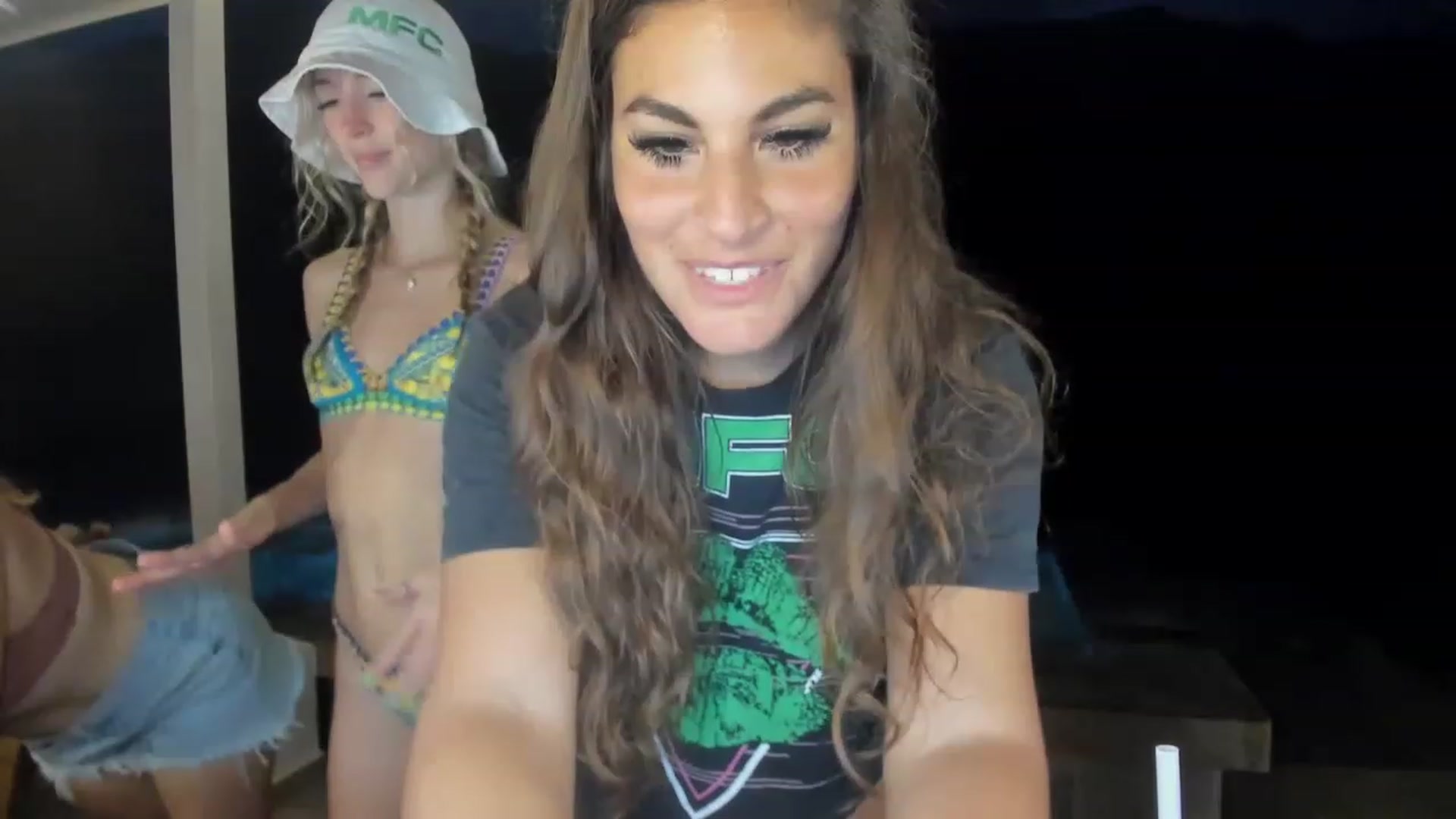 Gallery image thumbnail from Dr_MylaBanks's myfreecams stream on, 05/24/2023, 02:25 image 4 of 20