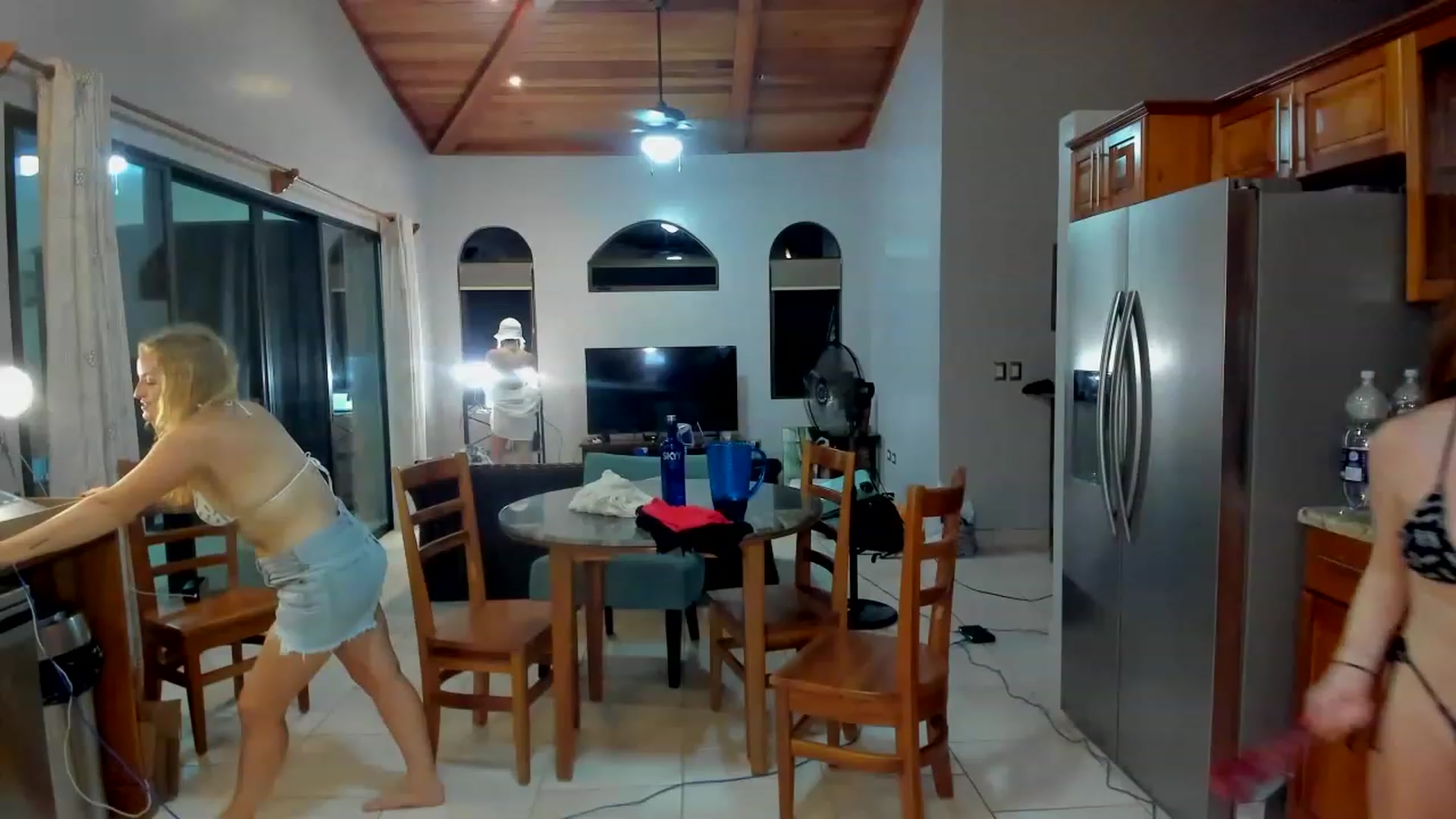 Gallery image thumbnail from Dr_MylaBanks's myfreecams stream on, 05/26/2023, 03:34 image 7 of 20