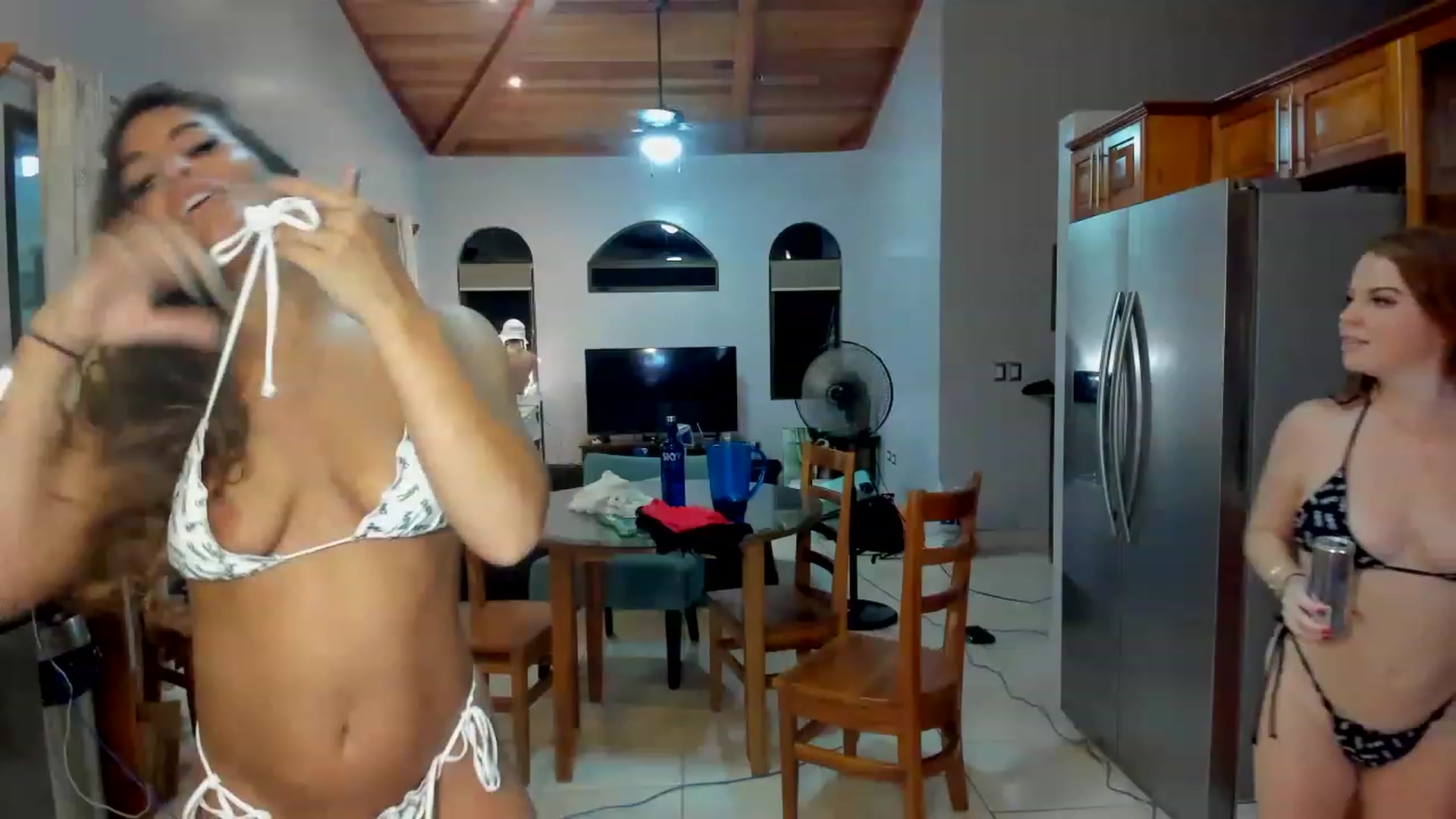 Gallery image thumbnail from Dr_MylaBanks's myfreecams stream on, 05/26/2023, 03:34 image 8 of 20