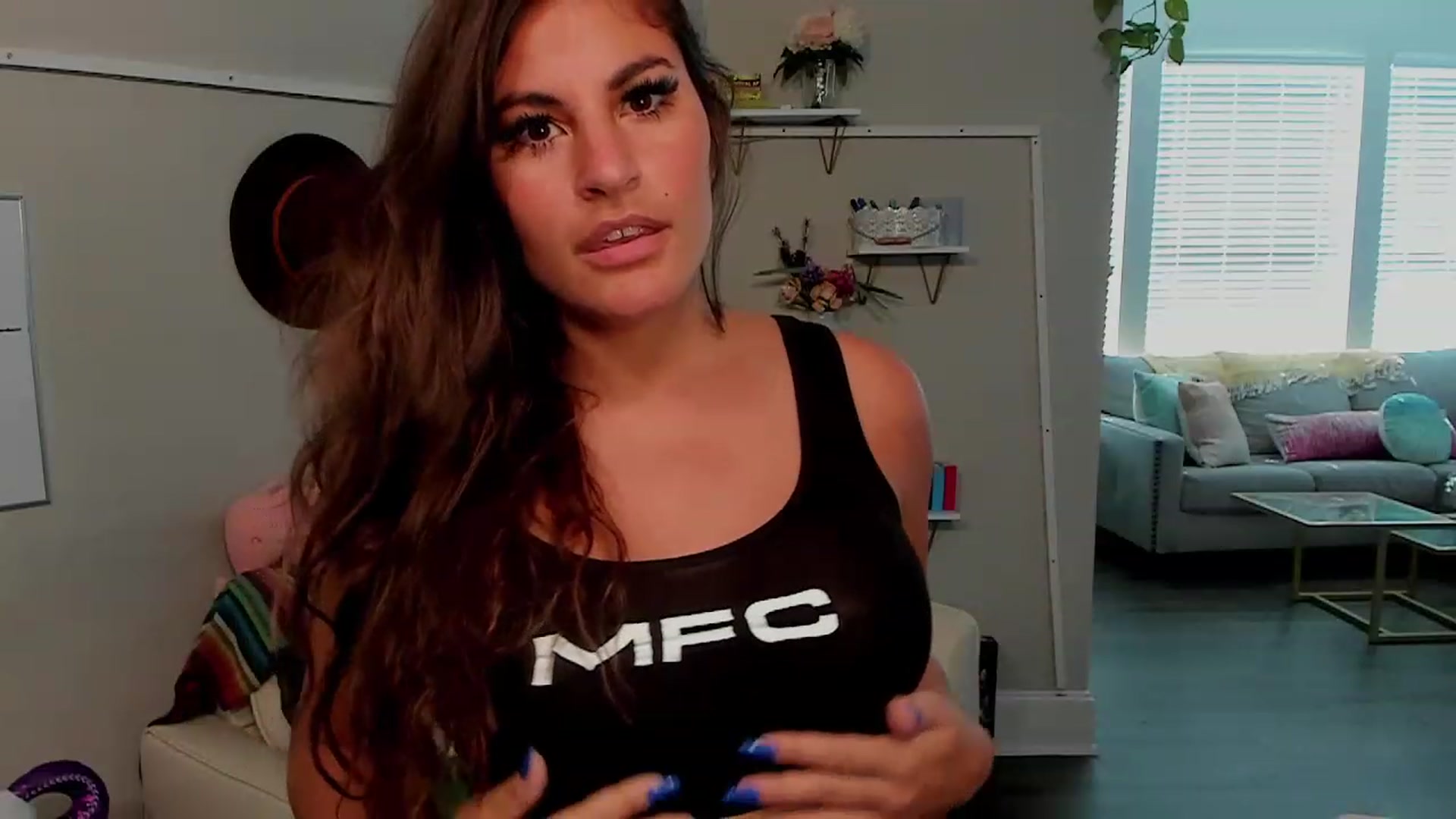 Gallery image thumbnail from Dr_MylaBanks's myfreecams stream on, 09/05/2023, 17:03 image 5 of 20