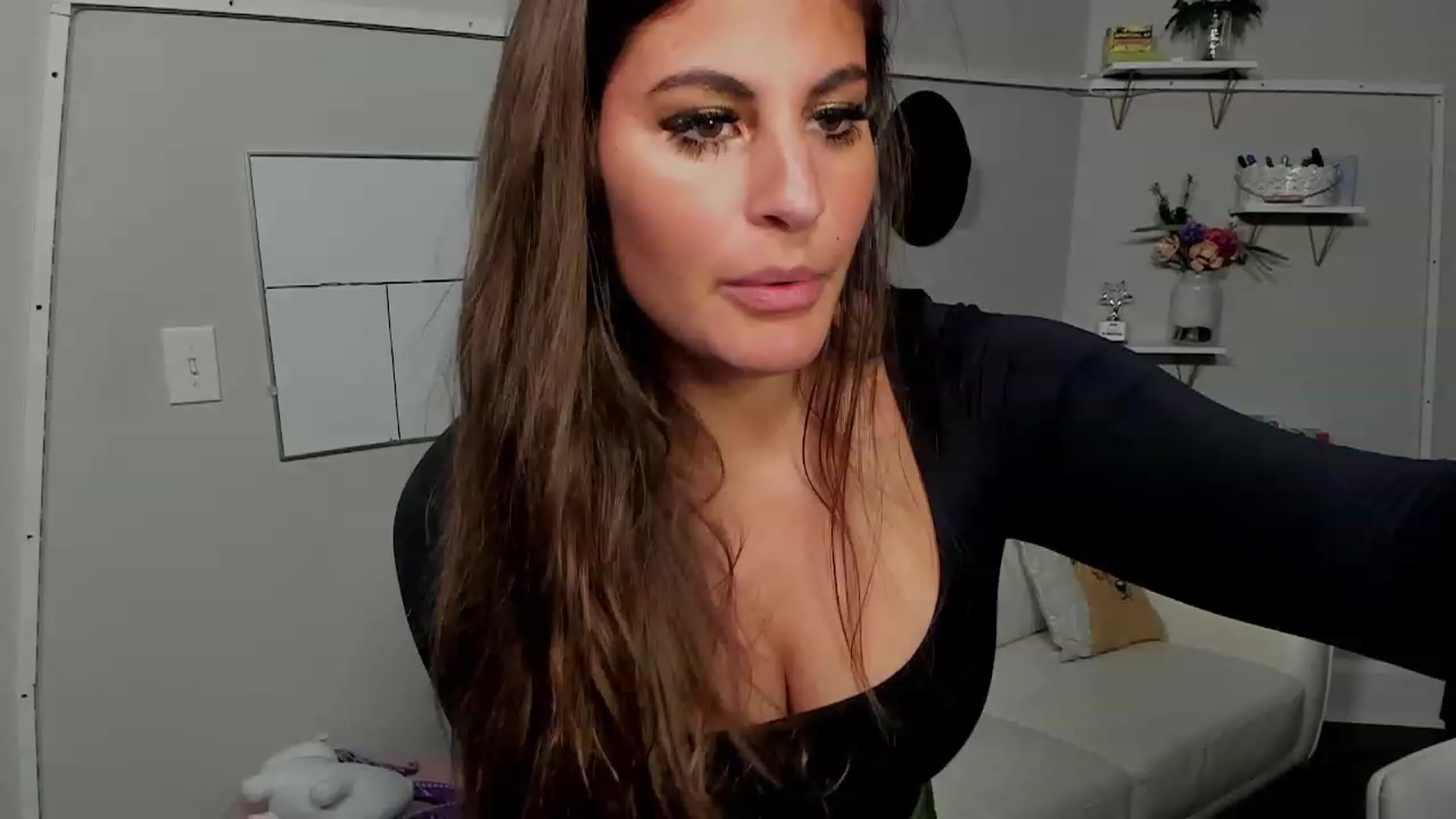 Gallery image thumbnail from Dr_MylaBanks's myfreecams stream on, 09/16/2023, 03:45 image 3 of 20