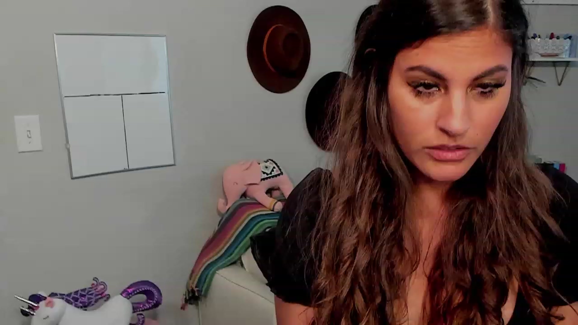 Gallery image thumbnail from Dr_MylaBanks's myfreecams stream on, 09/16/2023, 22:44 image 2 of 20
