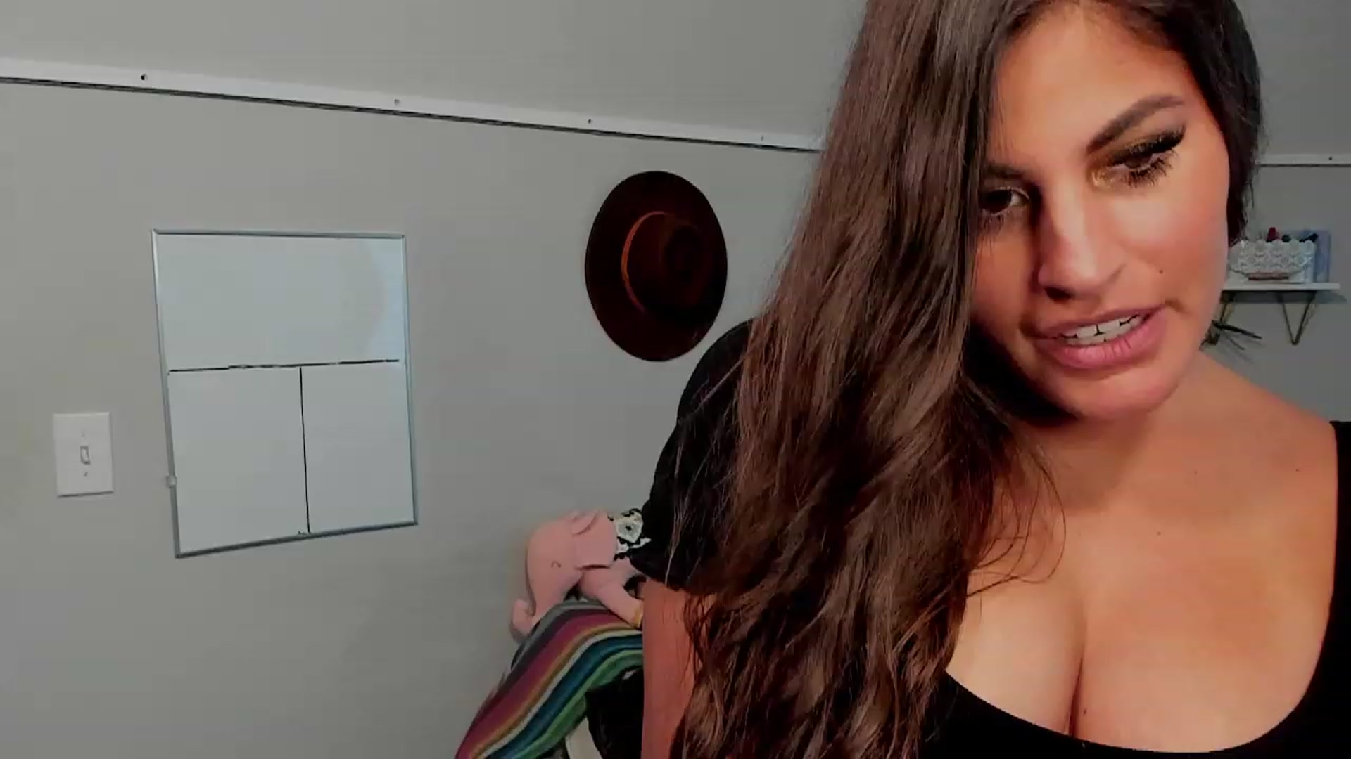 Gallery image thumbnail from Dr_MylaBanks's myfreecams stream on, 09/16/2023, 22:44 image 20 of 20