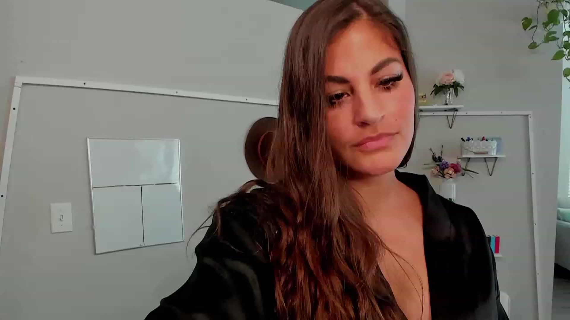 Gallery image thumbnail from Dr_MylaBanks's myfreecams stream on, 09/28/2023, 21:11 image 16 of 20