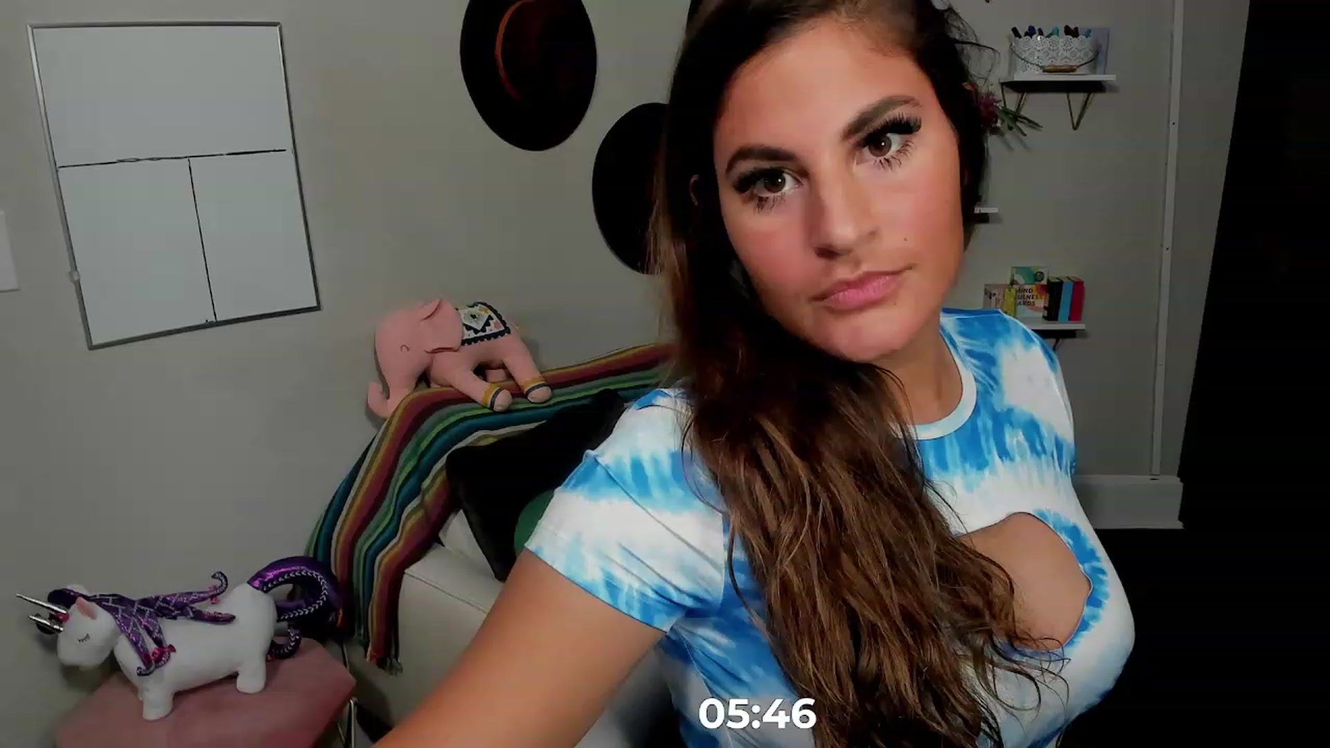 Gallery image thumbnail from Dr_MylaBanks's myfreecams stream on, 10/06/2023, 06:17 image 5 of 20