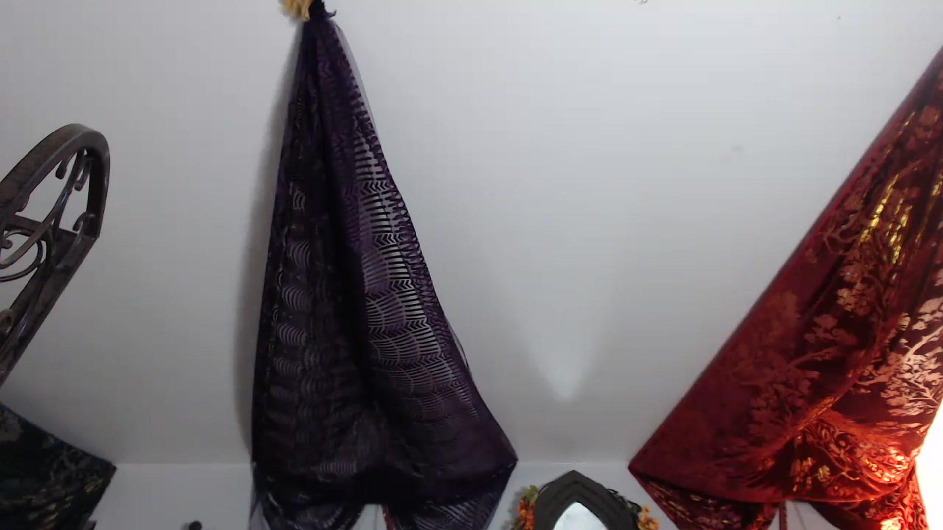 Gallery image thumbnail from DragonQueeen's myfreecams stream on, 11/22/2022, 05:54 image 9 of 20