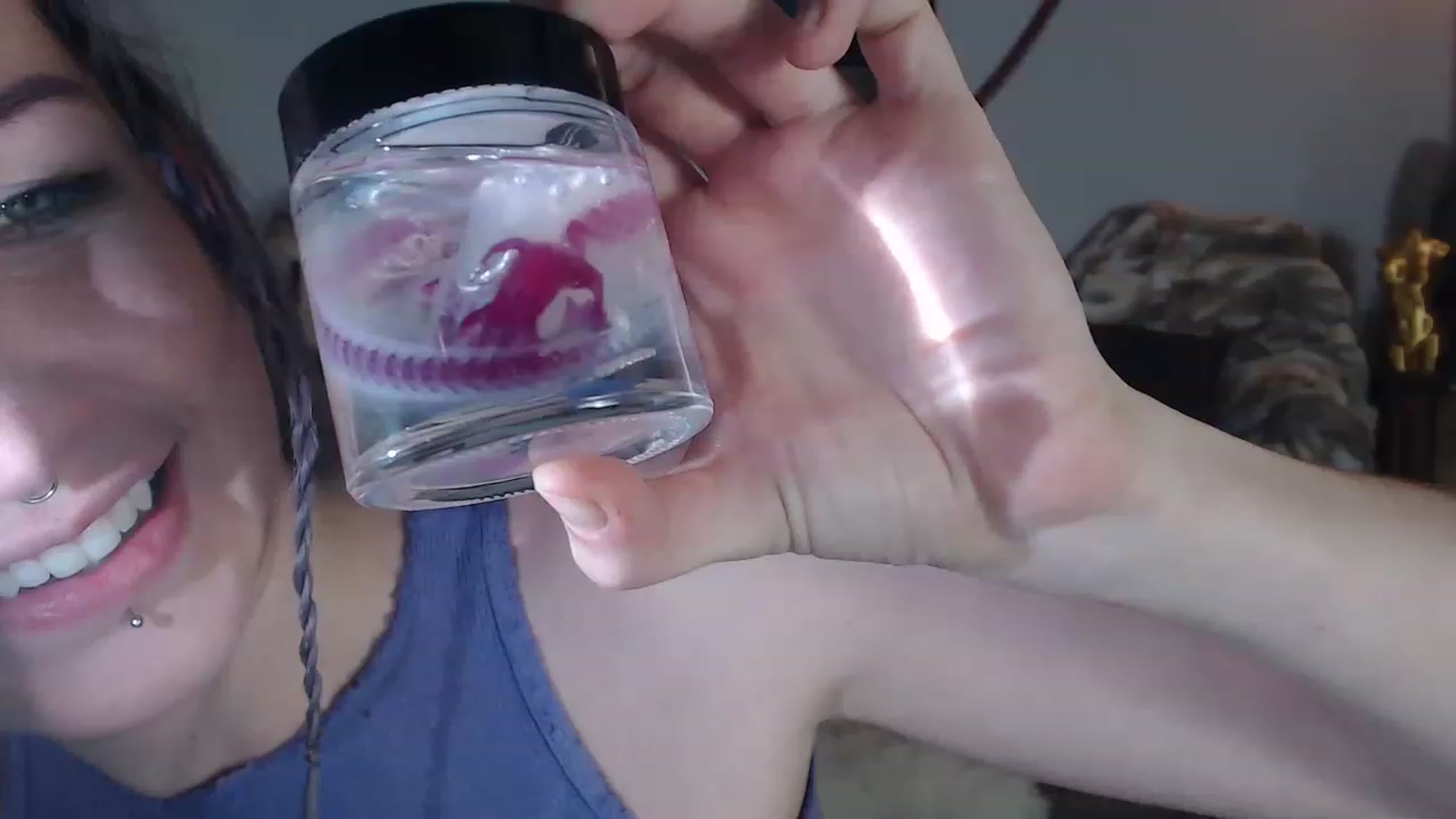 Gallery image thumbnail from DragonQueeen's myfreecams stream on, 12/23/2022, 04:43 image 11 of 20