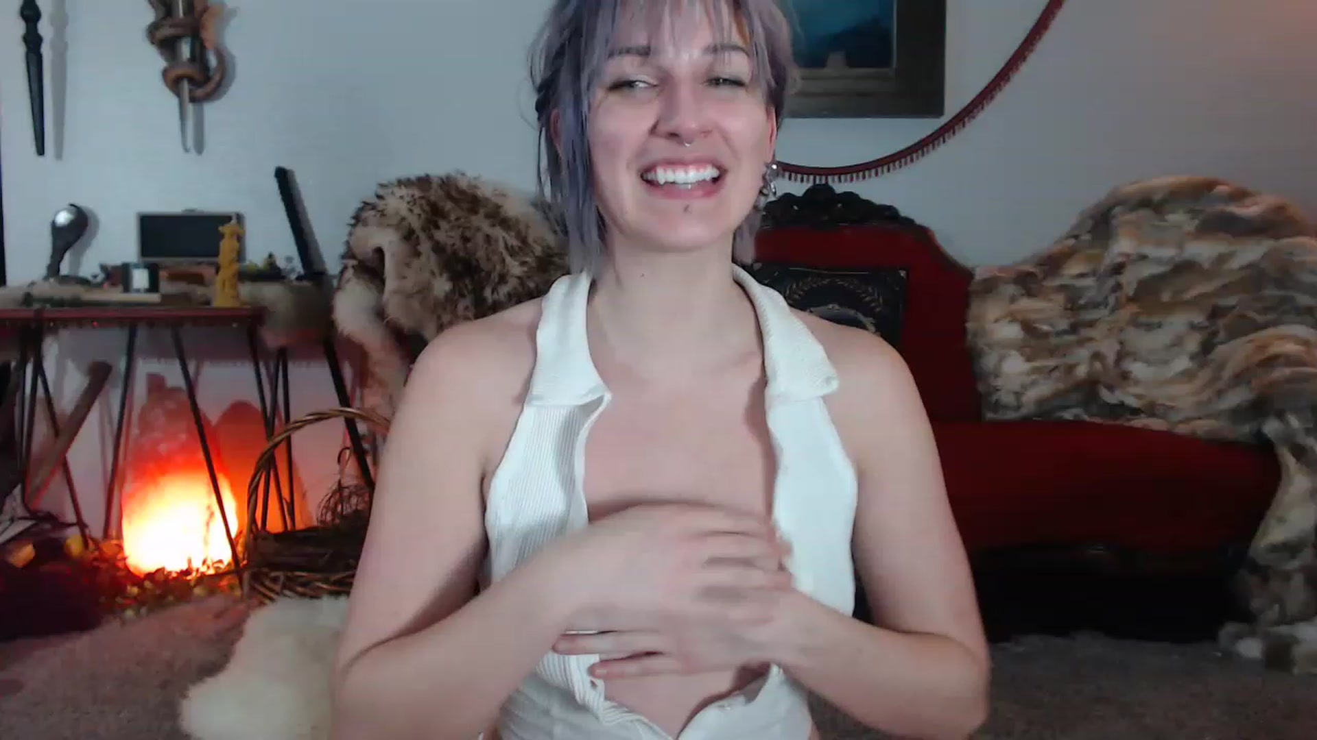 Gallery image thumbnail from DragonQueeen's myfreecams stream on, 12/28/2022, 05:14 image 10 of 20
