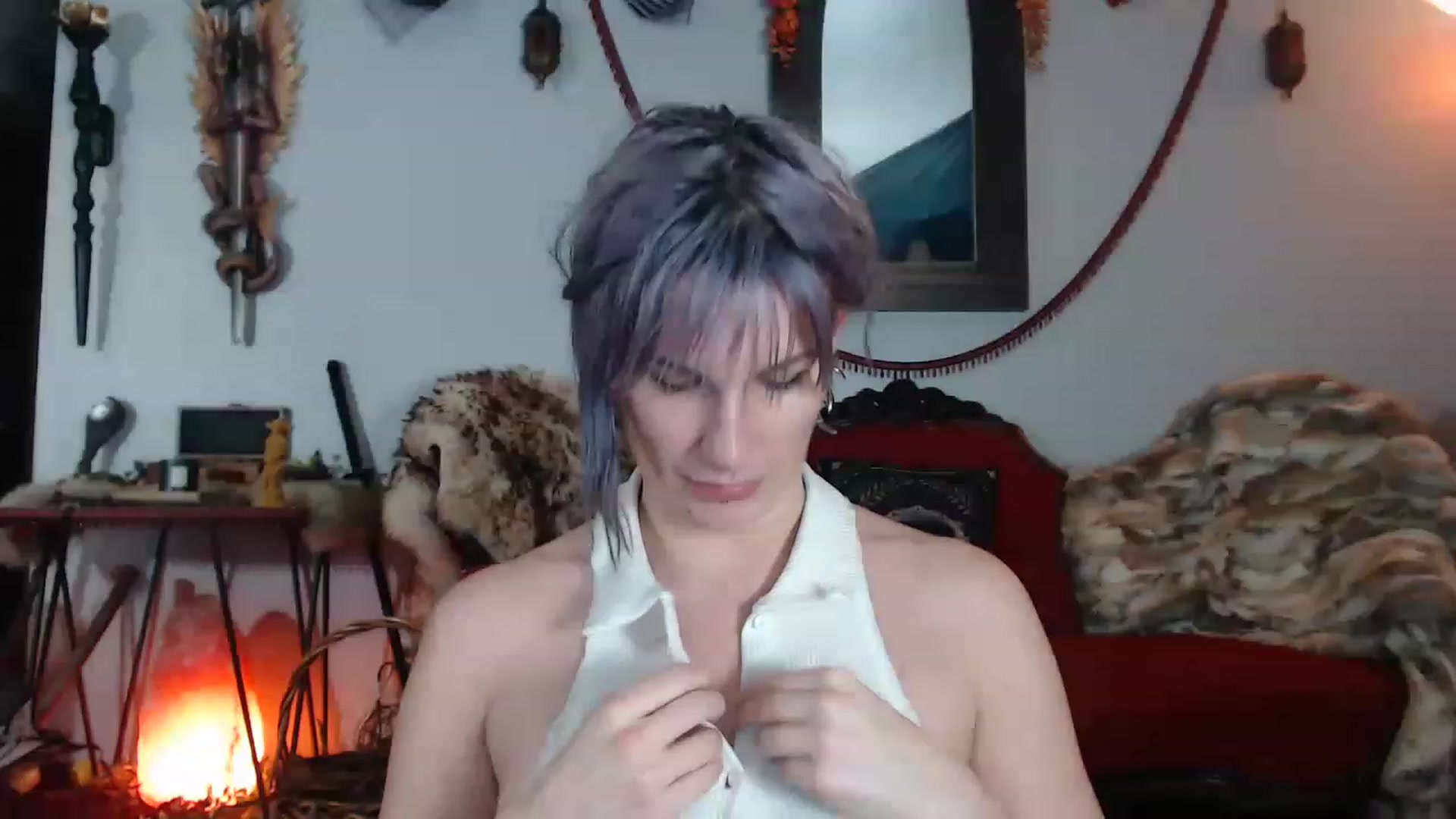 Gallery image thumbnail from DragonQueeen's myfreecams stream on, 12/28/2022, 05:14 image 4 of 20