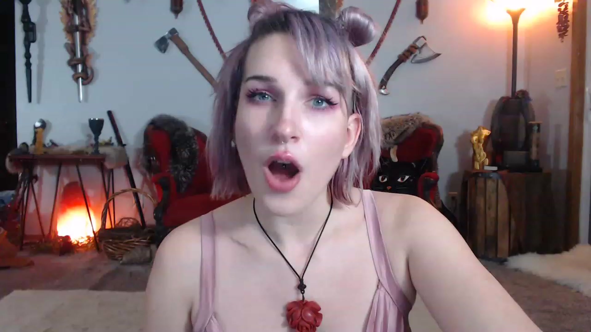 Gallery image thumbnail from DragonQueeen's myfreecams stream on, 02/07/2023, 05:06 image 10 of 20