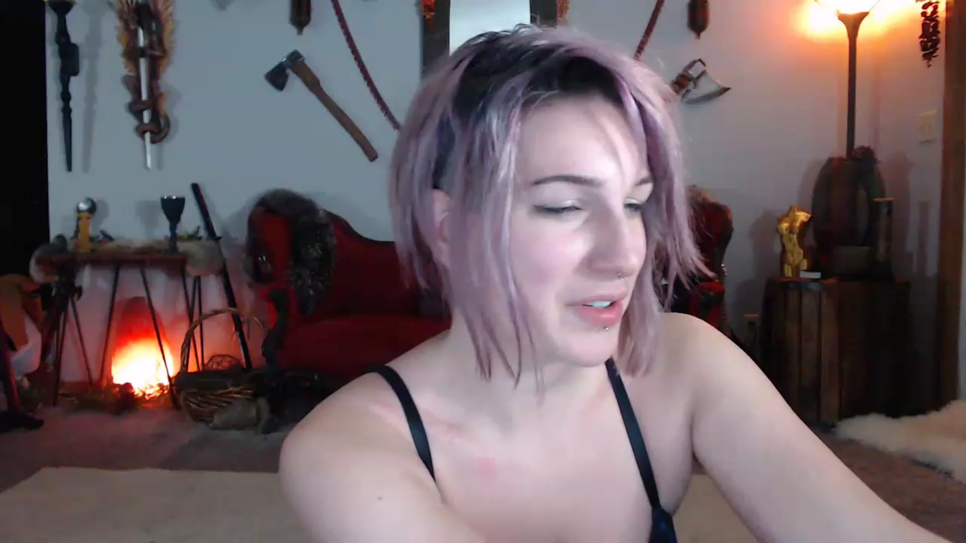 Gallery image thumbnail from DragonQueeen's myfreecams stream on, 02/08/2023, 04:09 image 10 of 20