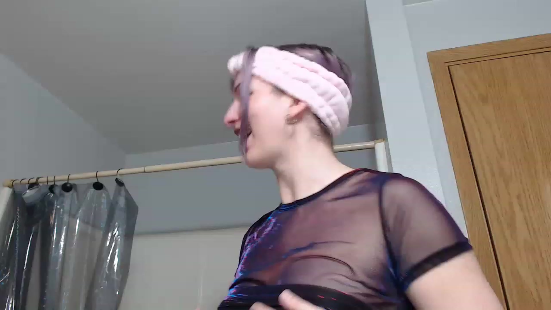 Gallery image thumbnail from DragonQueeen's myfreecams stream on, 03/05/2023, 05:16 image 18 of 20