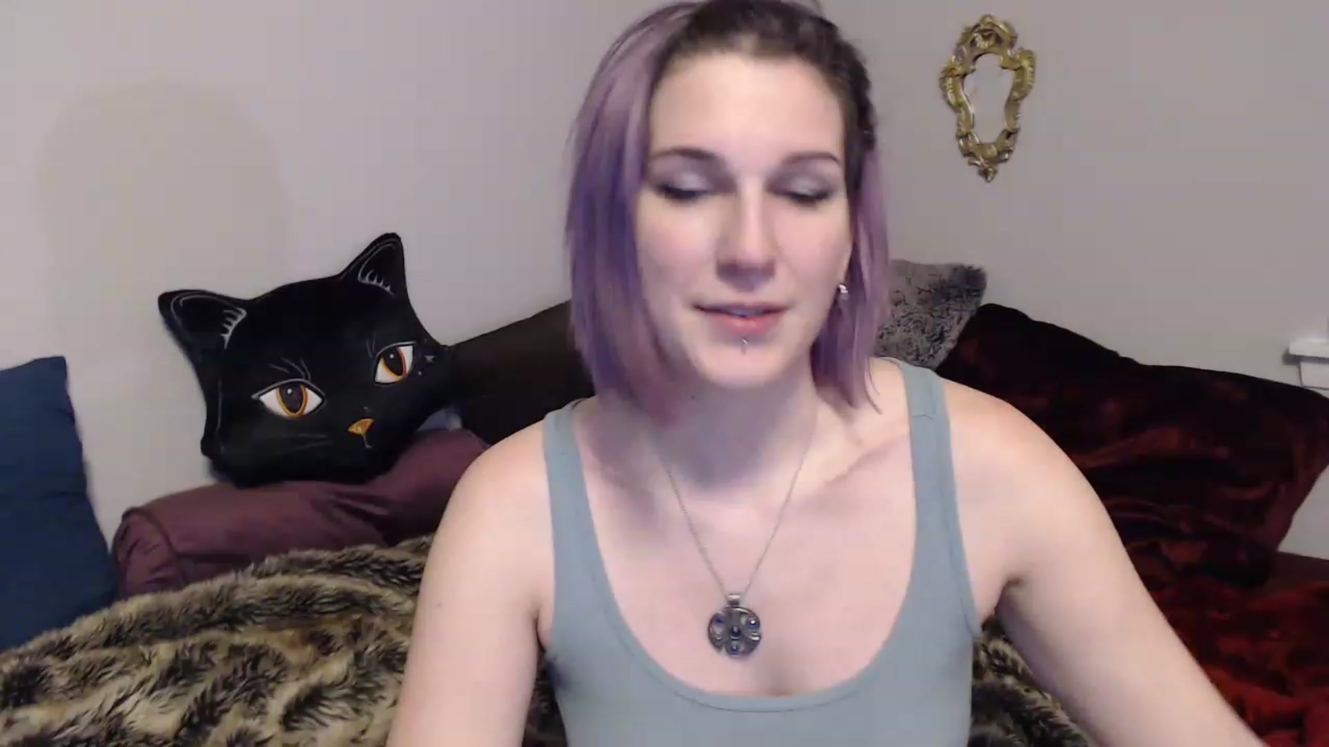 Gallery image thumbnail from DragonQueeen's myfreecams stream on, 03/08/2023, 05:08 image 2 of 20