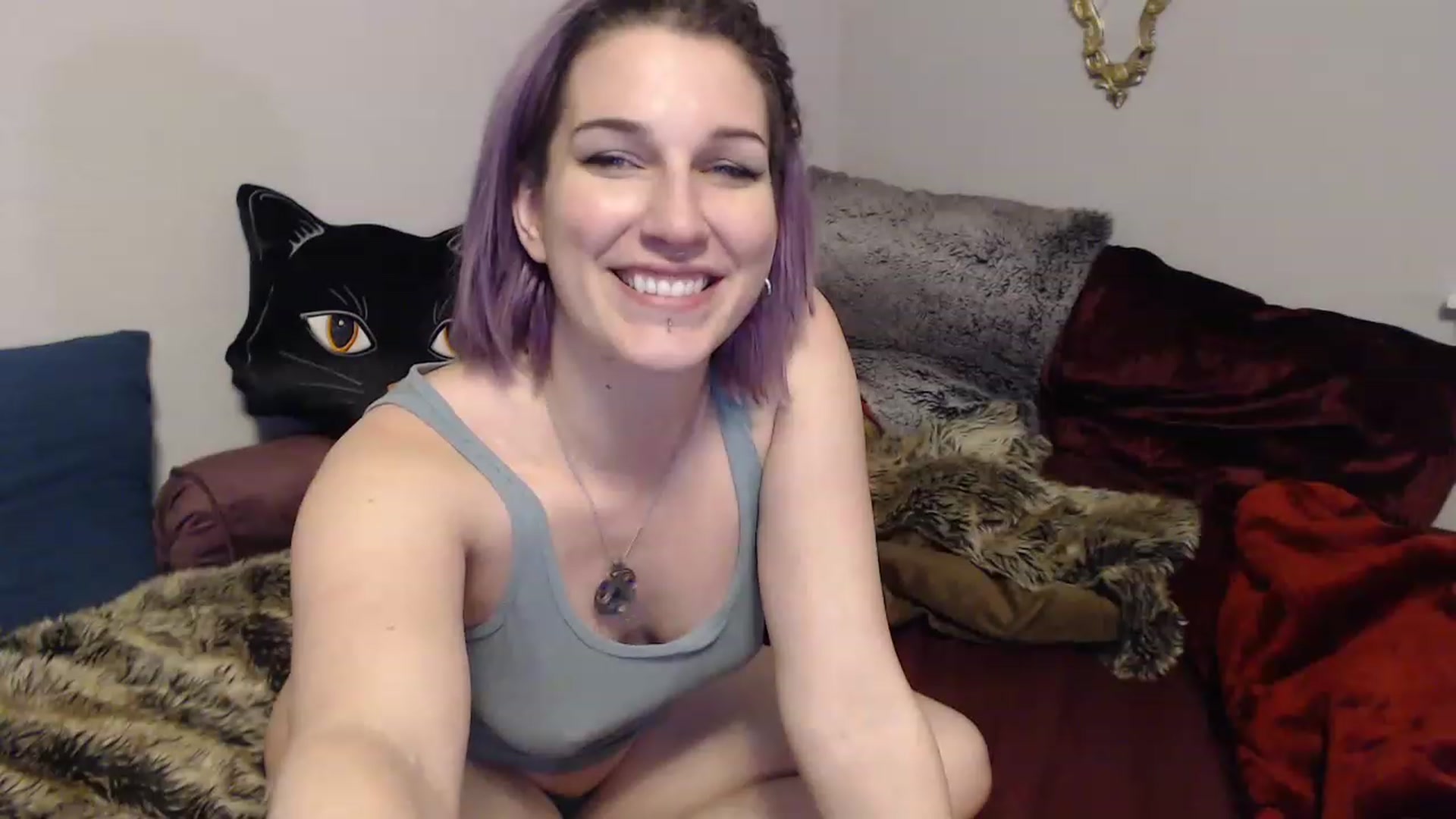 Gallery image thumbnail from DragonQueeen's myfreecams stream on, 03/08/2023, 05:08 image 15 of 20