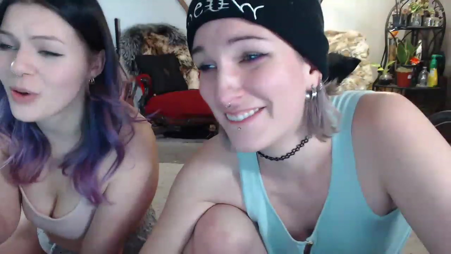 Gallery image thumbnail from DragonQueeen's myfreecams stream on, 03/18/2023, 05:58 image 9 of 20