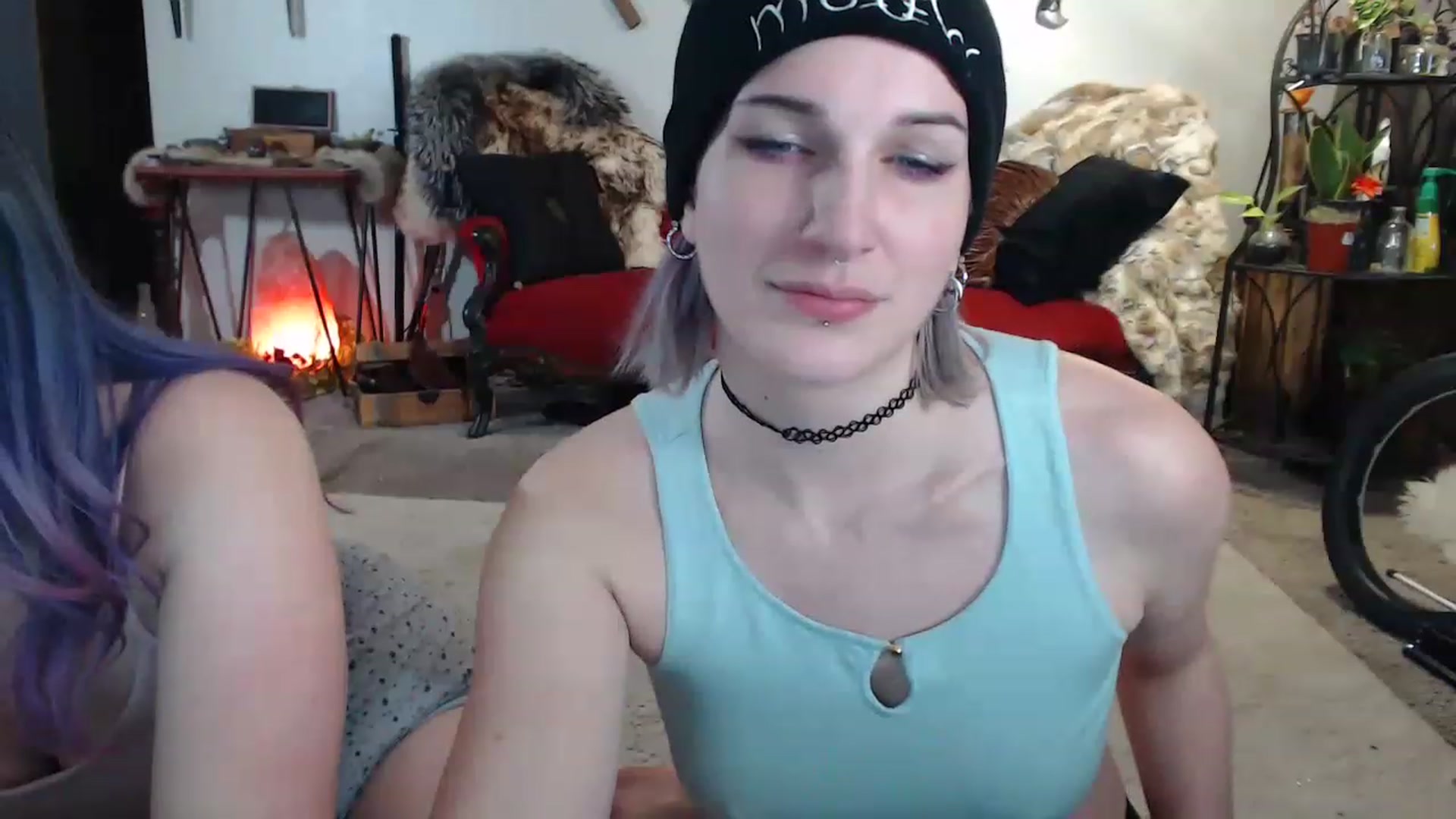 Gallery image thumbnail from DragonQueeen's myfreecams stream on, 03/18/2023, 05:58 image 10 of 20