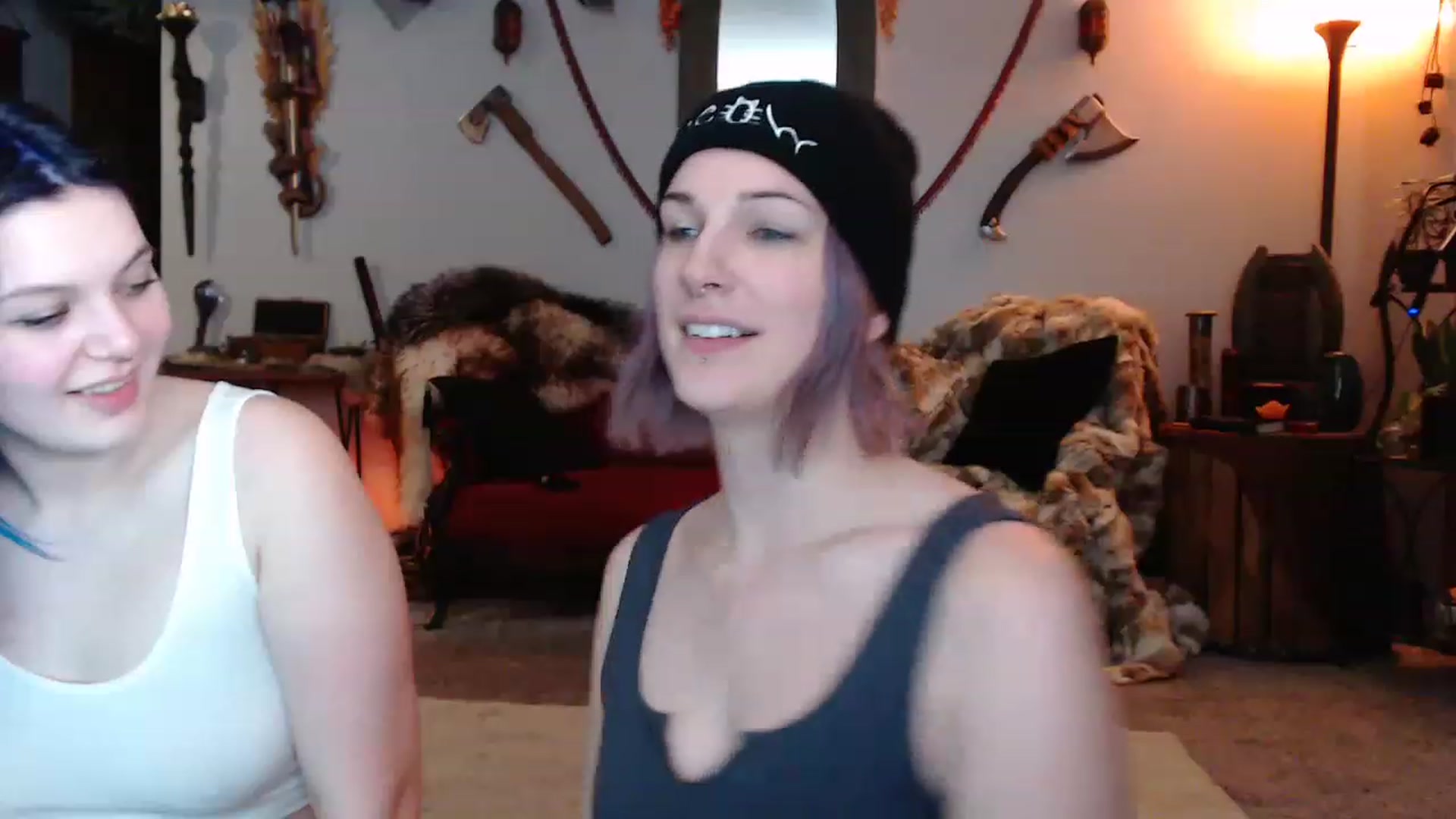 Gallery image thumbnail from DragonQueeen's myfreecams stream on, 03/28/2023, 05:16 image 10 of 20