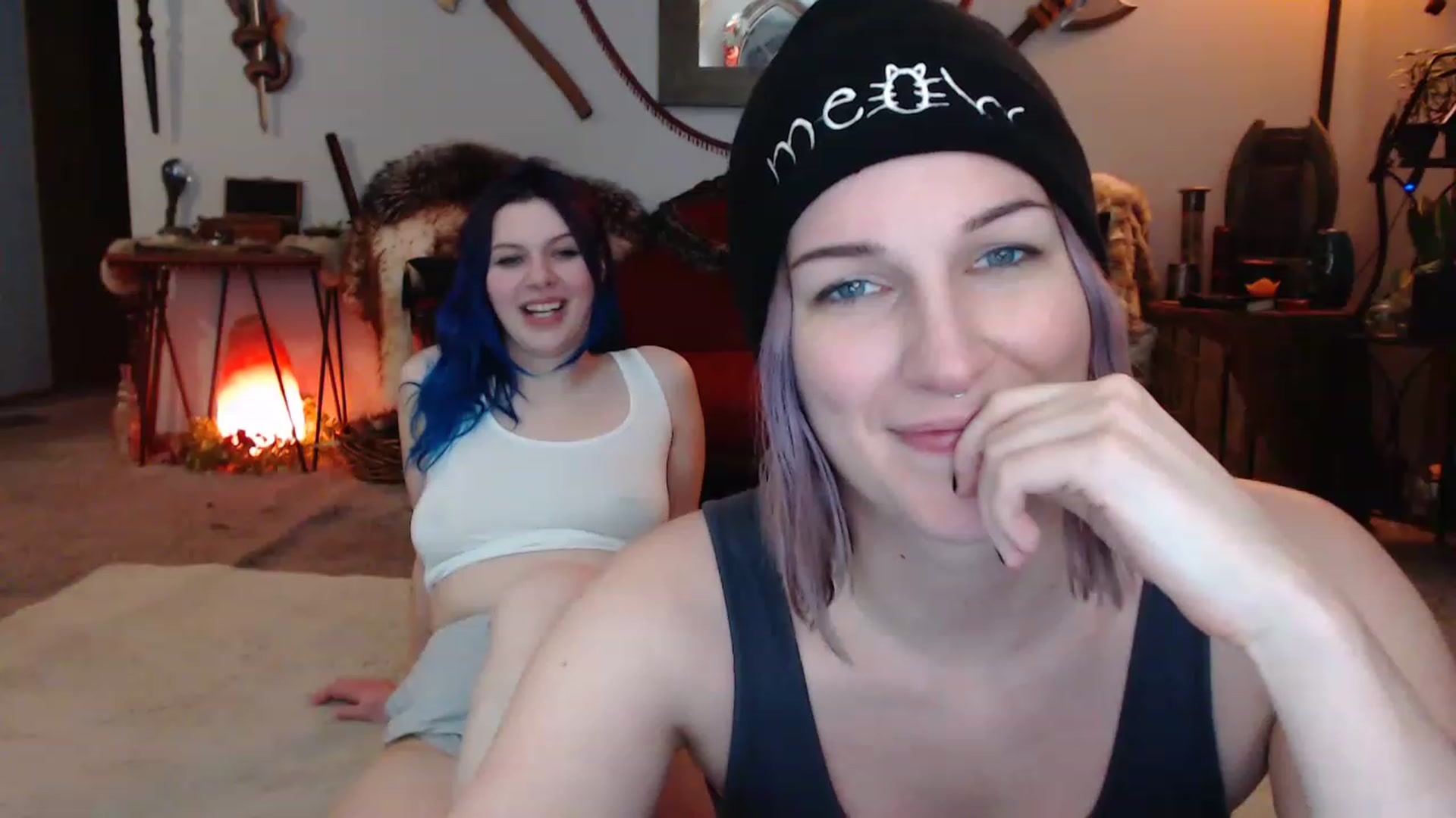Gallery image thumbnail from DragonQueeen's myfreecams stream on, 03/28/2023, 05:16 image 12 of 20