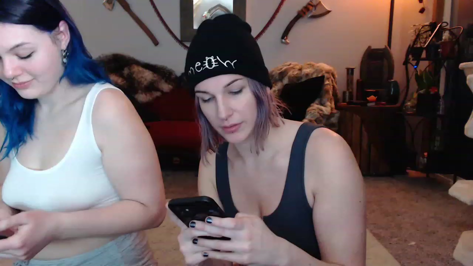 Gallery image thumbnail from DragonQueeen's myfreecams stream on, 03/28/2023, 05:16 image 4 of 20