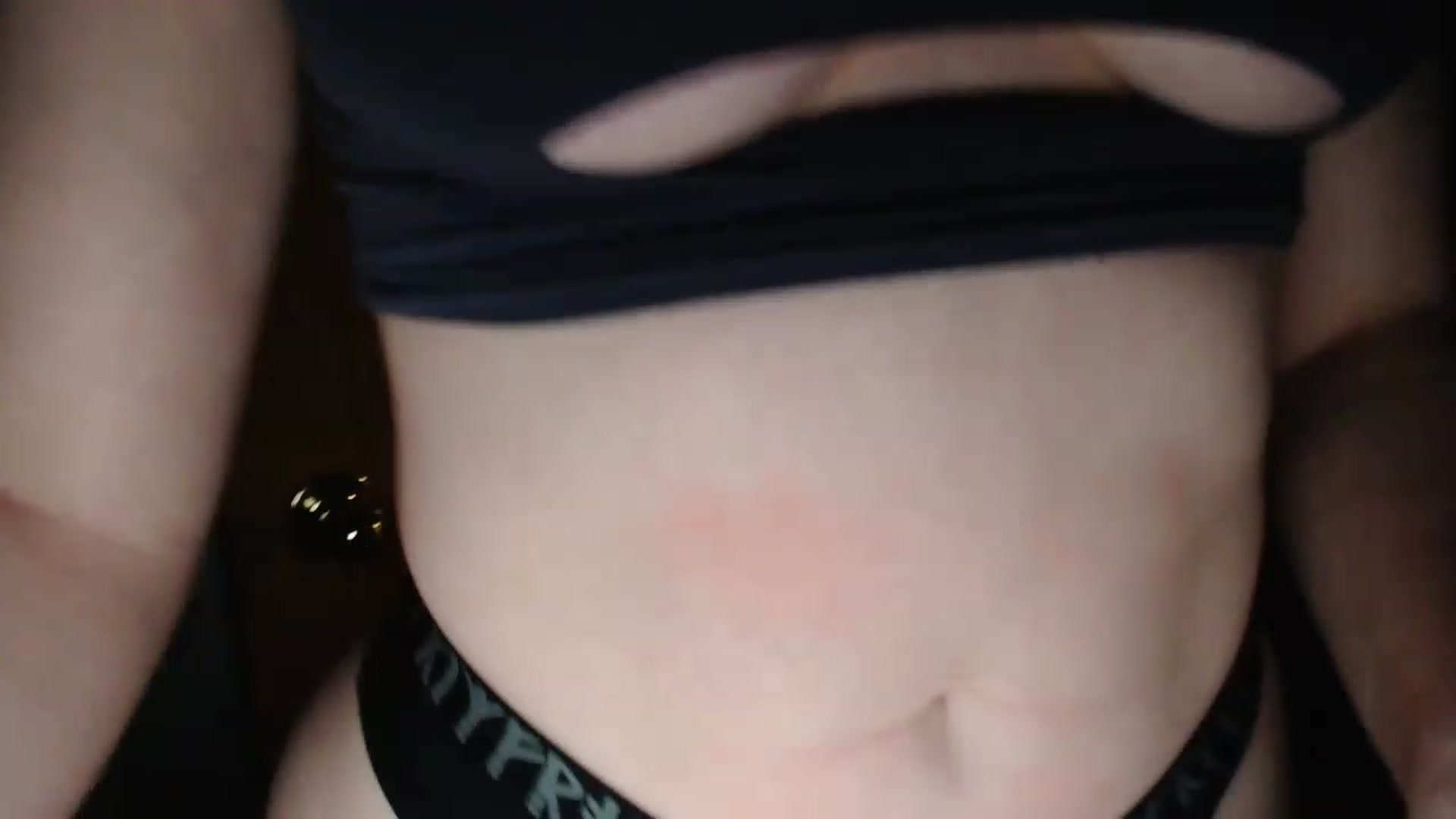 Gallery image thumbnail from DragonQueeen's myfreecams stream on, 03/28/2023, 05:16 image 16 of 20