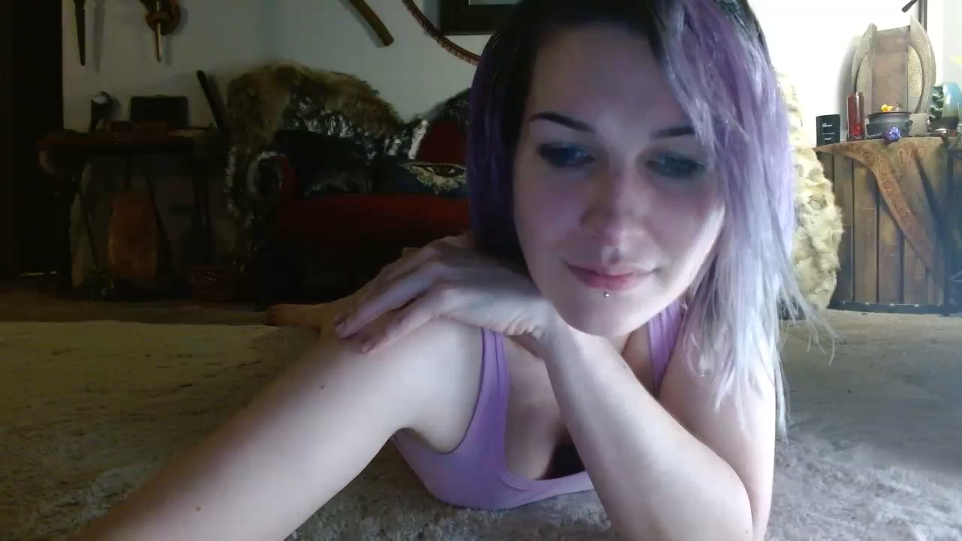 Gallery image thumbnail from DragonQueeen's myfreecams stream on, 05/19/2023, 04:30 image 4 of 20