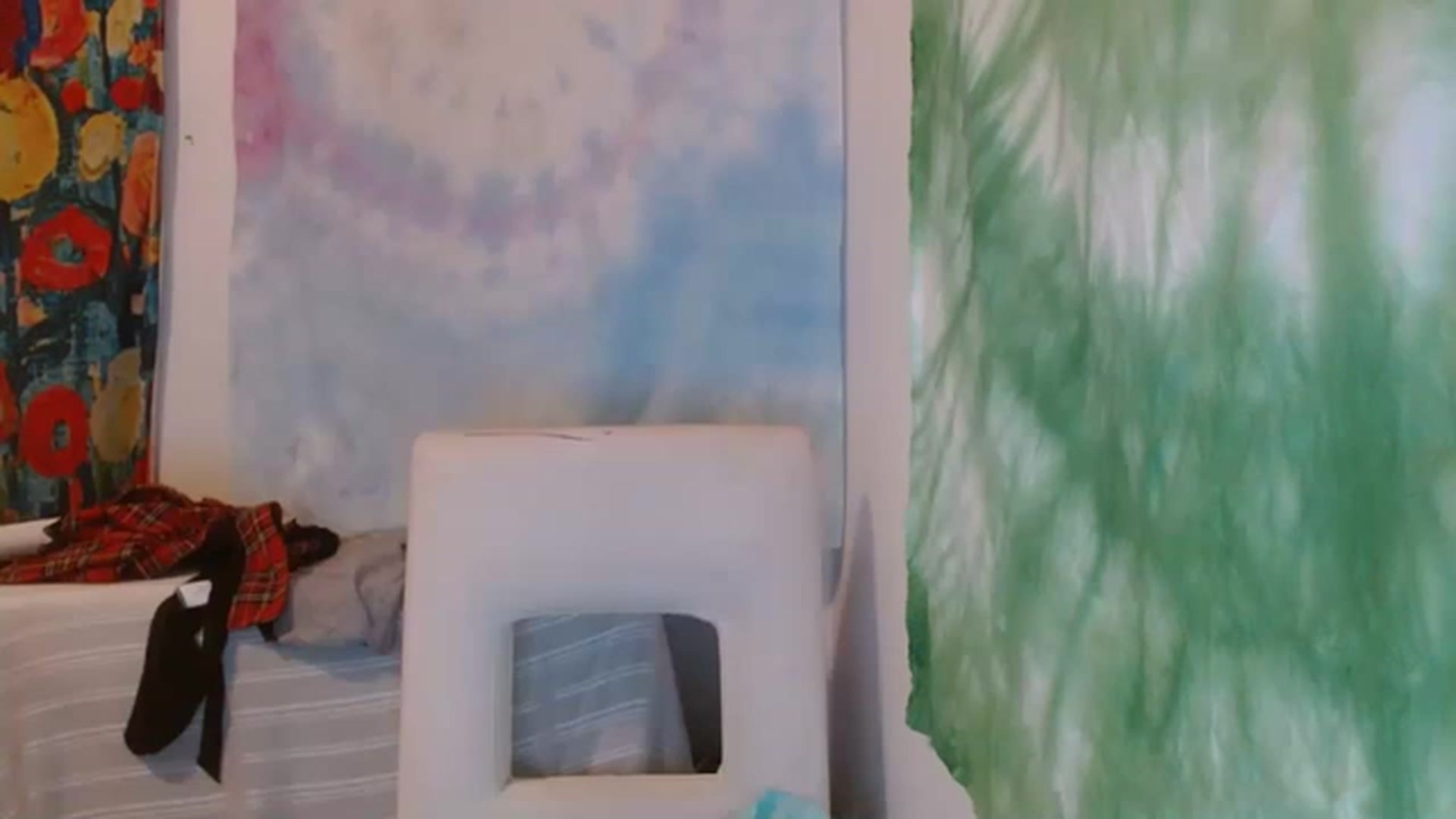 Gallery image thumbnail from Dramabomb's myfreecams stream on, 11/27/2022, 21:16 image 19 of 20