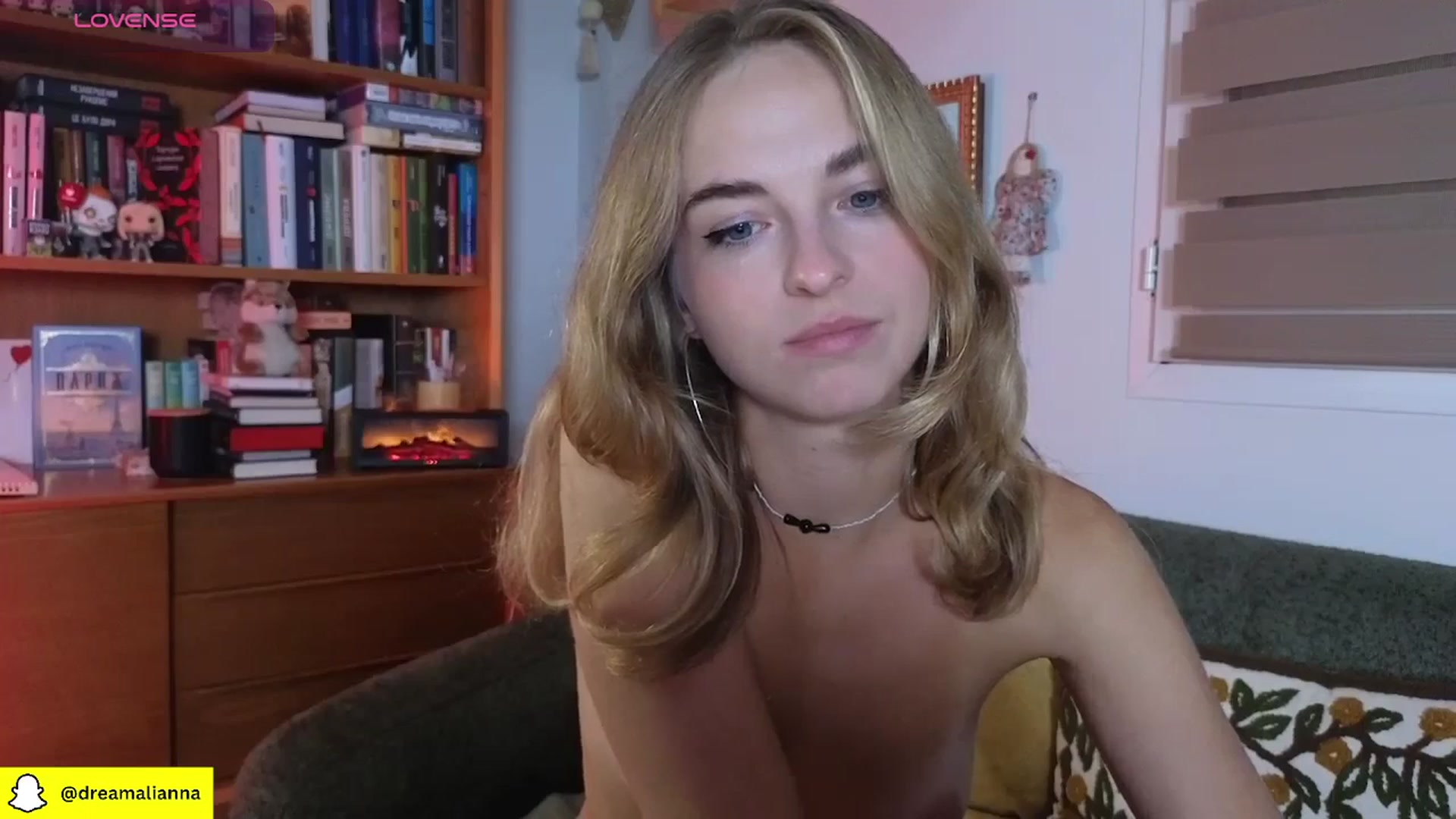 Gallery image thumbnail from DreamAlianna's myfreecams stream on, 11/15/2025, 20:17 image 3 of 20