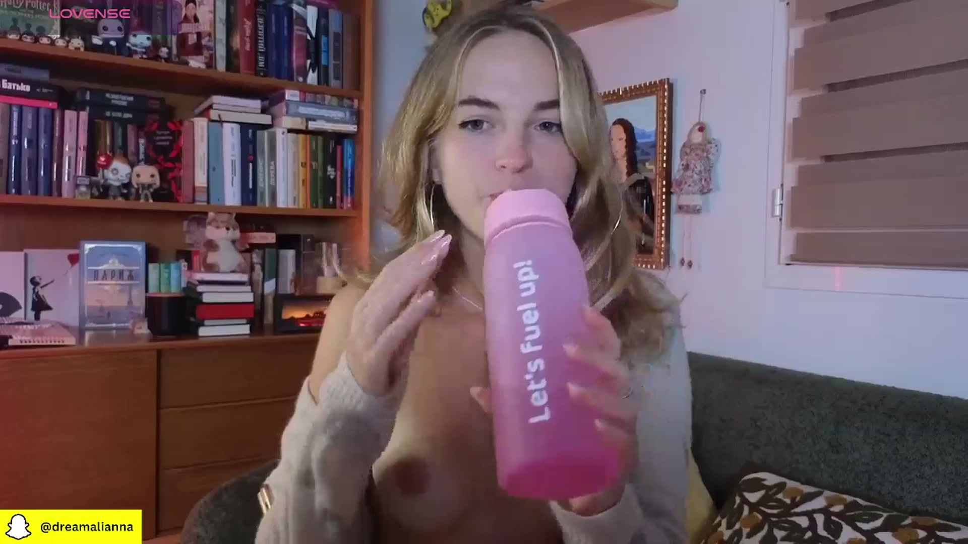 Gallery image thumbnail from DreamAlianna's myfreecams stream on, 11/15/2025, 20:17 image 15 of 20
