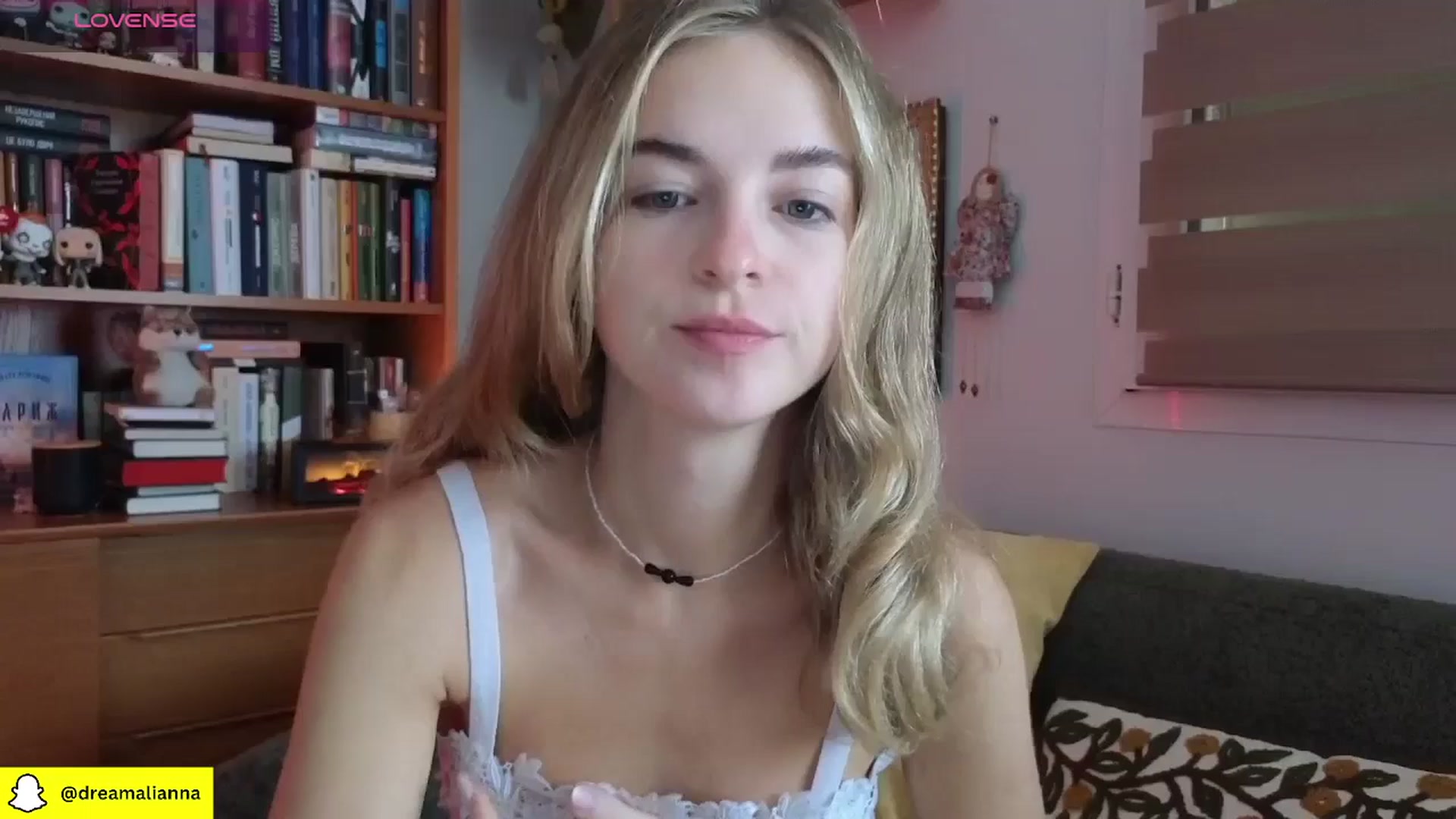 Gallery image thumbnail from DreamAlianna's myfreecams stream on, 11/16/2025, 10:44 image 2 of 20