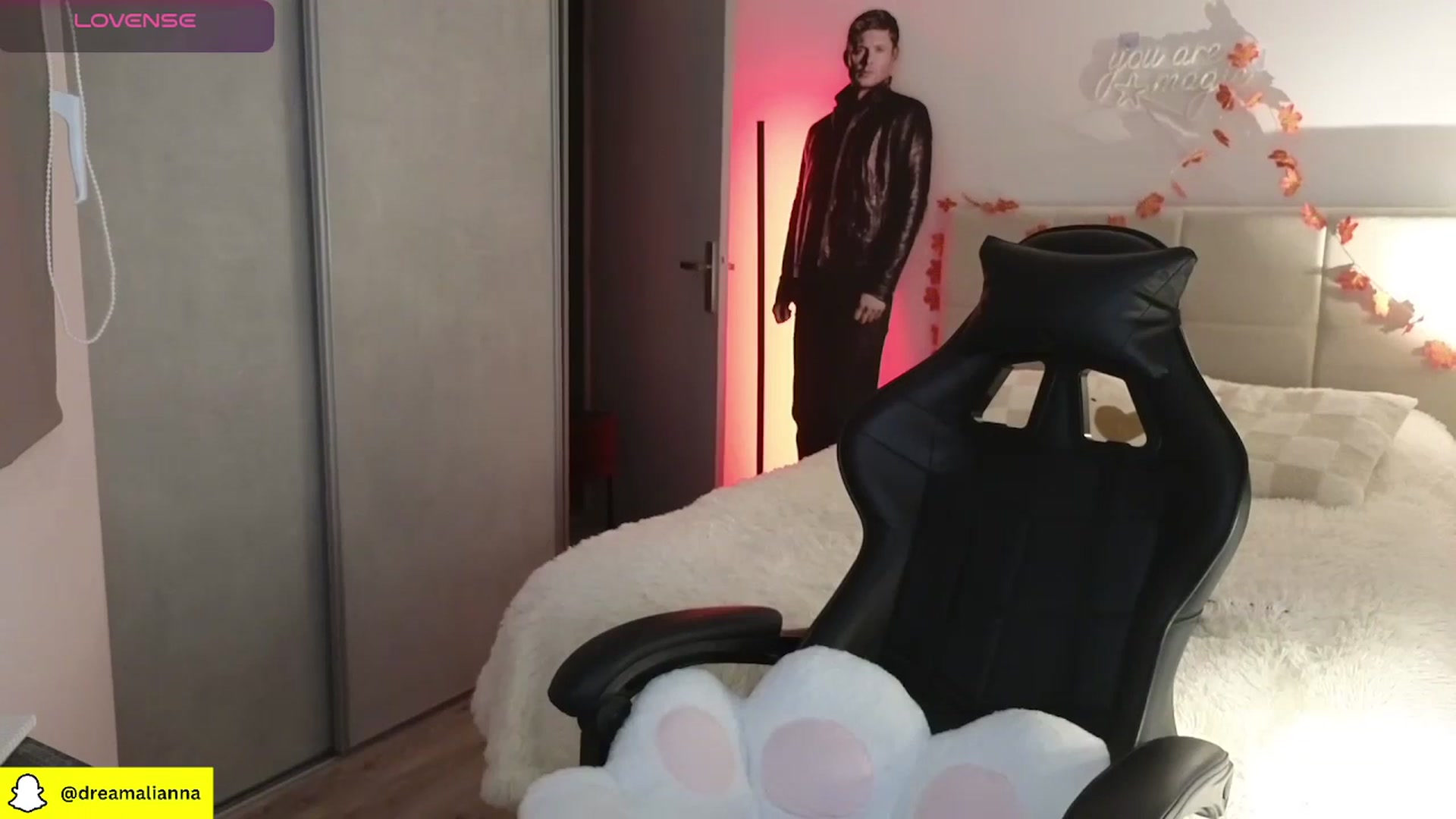 Gallery image thumbnail from DreamAlianna's myfreecams stream on, 11/23/2025, 19:57 image 17 of 20