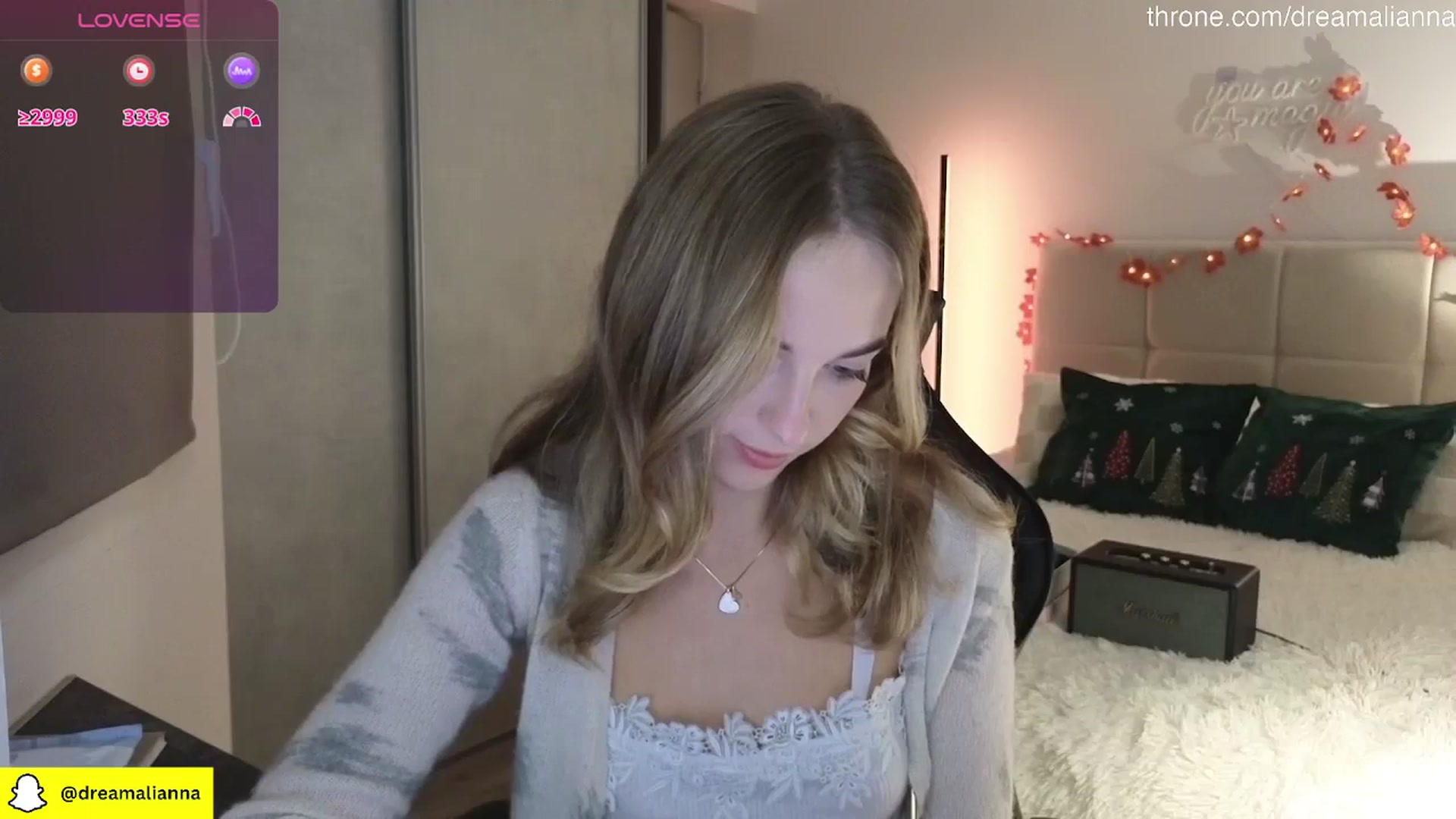 Gallery image thumbnail from DreamAlianna's myfreecams stream on, 11/25/2025, 09:07 image 5 of 20
