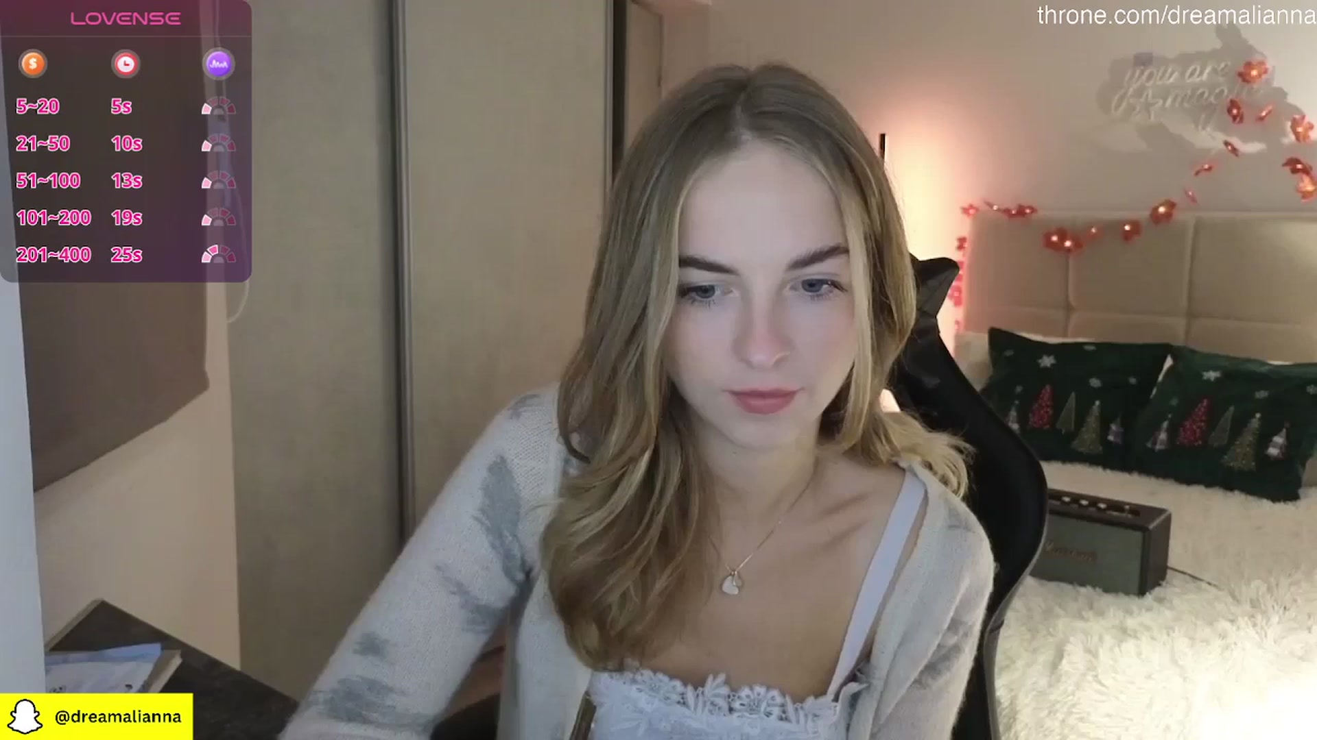 Gallery image thumbnail from DreamAlianna's myfreecams stream on, 11/25/2025, 09:07 image 3 of 20